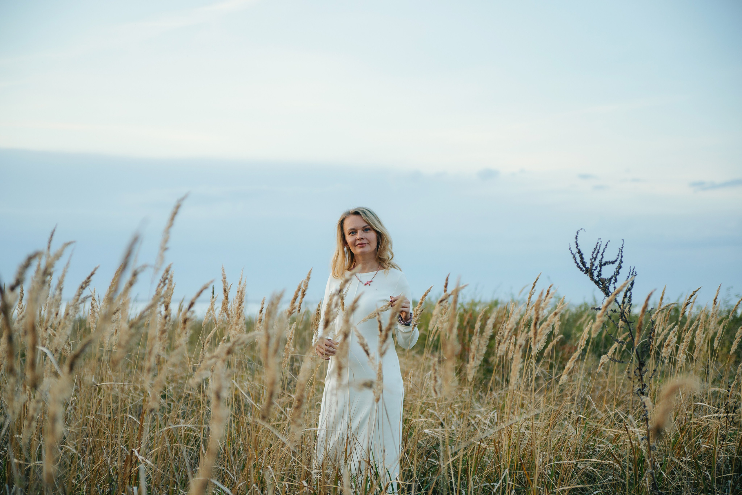 Настя, съемка на море и в поле. Выпускные альбомы Искитим, Бердск и Новосибирск Крюкова Елена