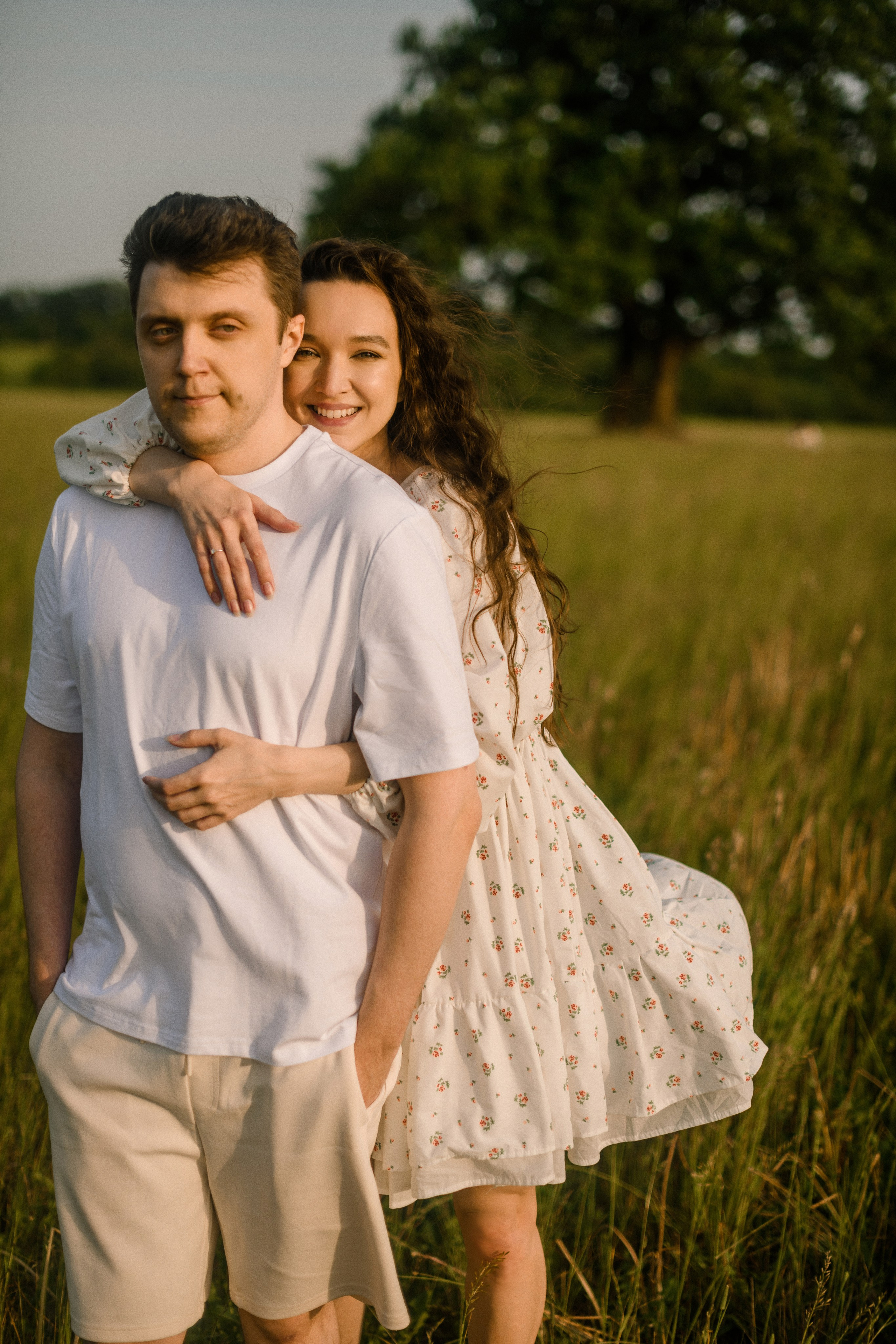 Лиза и Лёша в поле. Свадебный фотограф в Санкт-Петербурге София Шубик