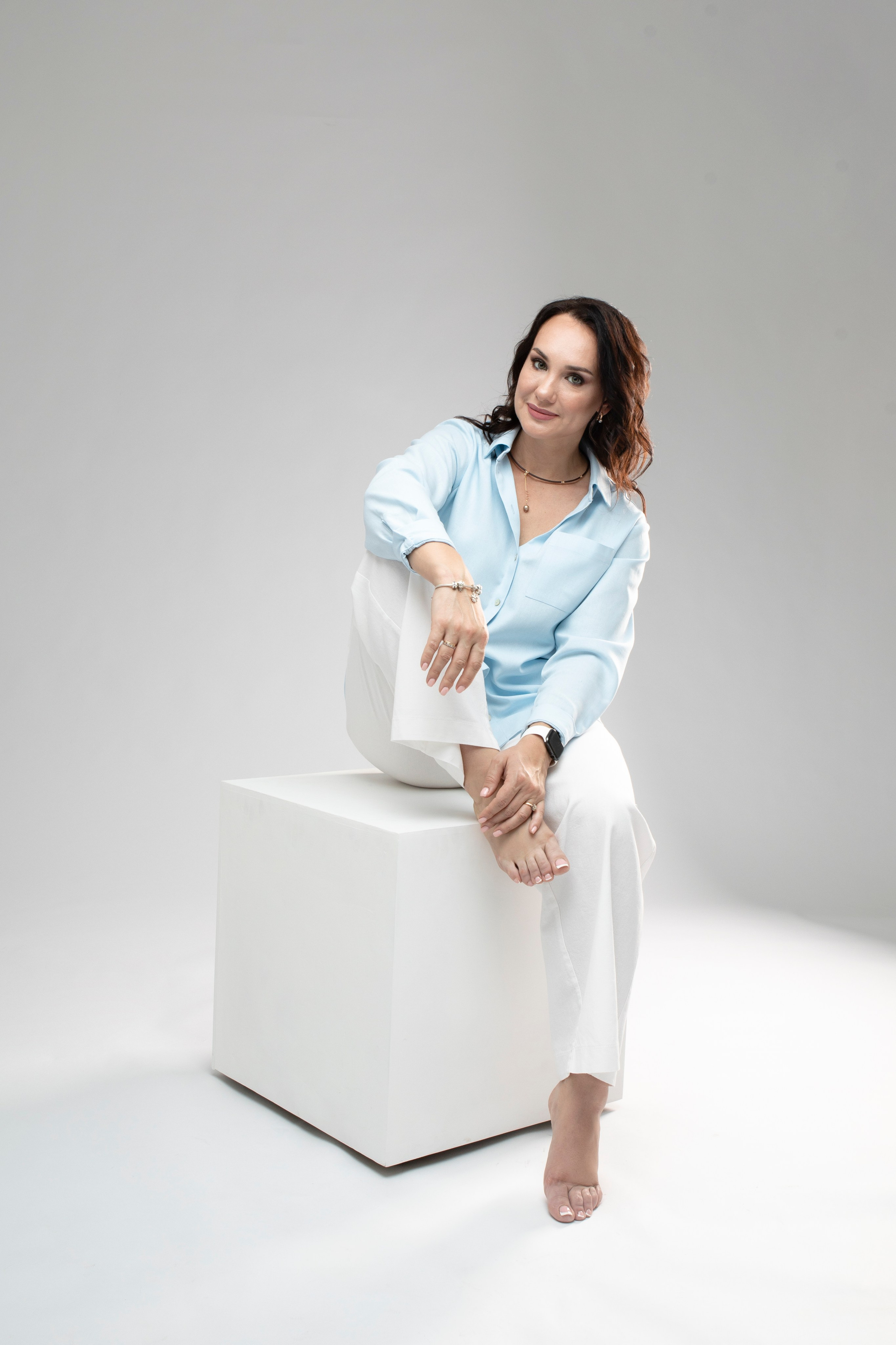 Женский, бизнес портрет фотосессия в городе Алматы. Фотограф беременности, новорожденных и детей до года в г. Алматы|Totofoto