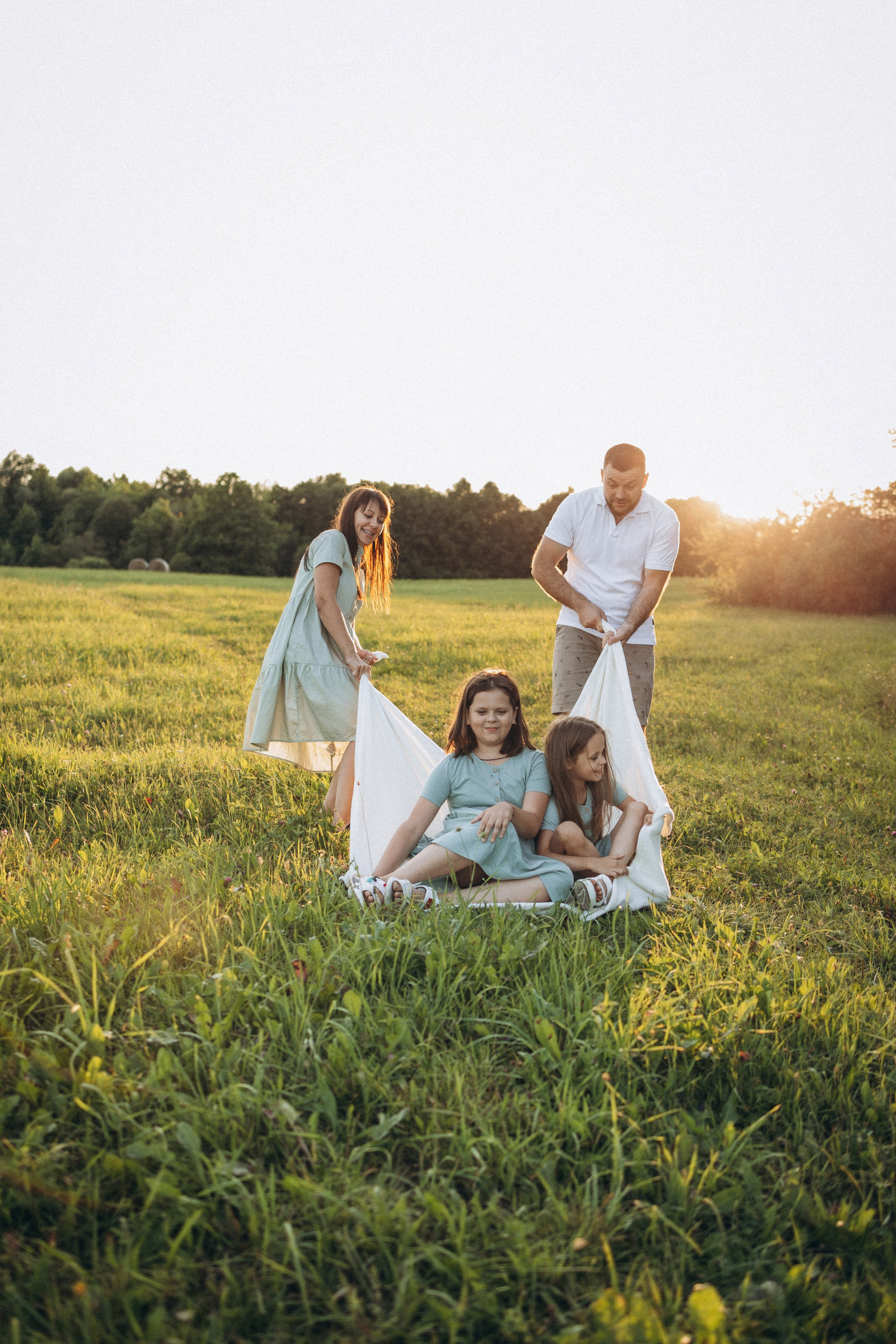Алиса, Ульяна, Лена и Евгений. Фотограф Елена Рябцева
