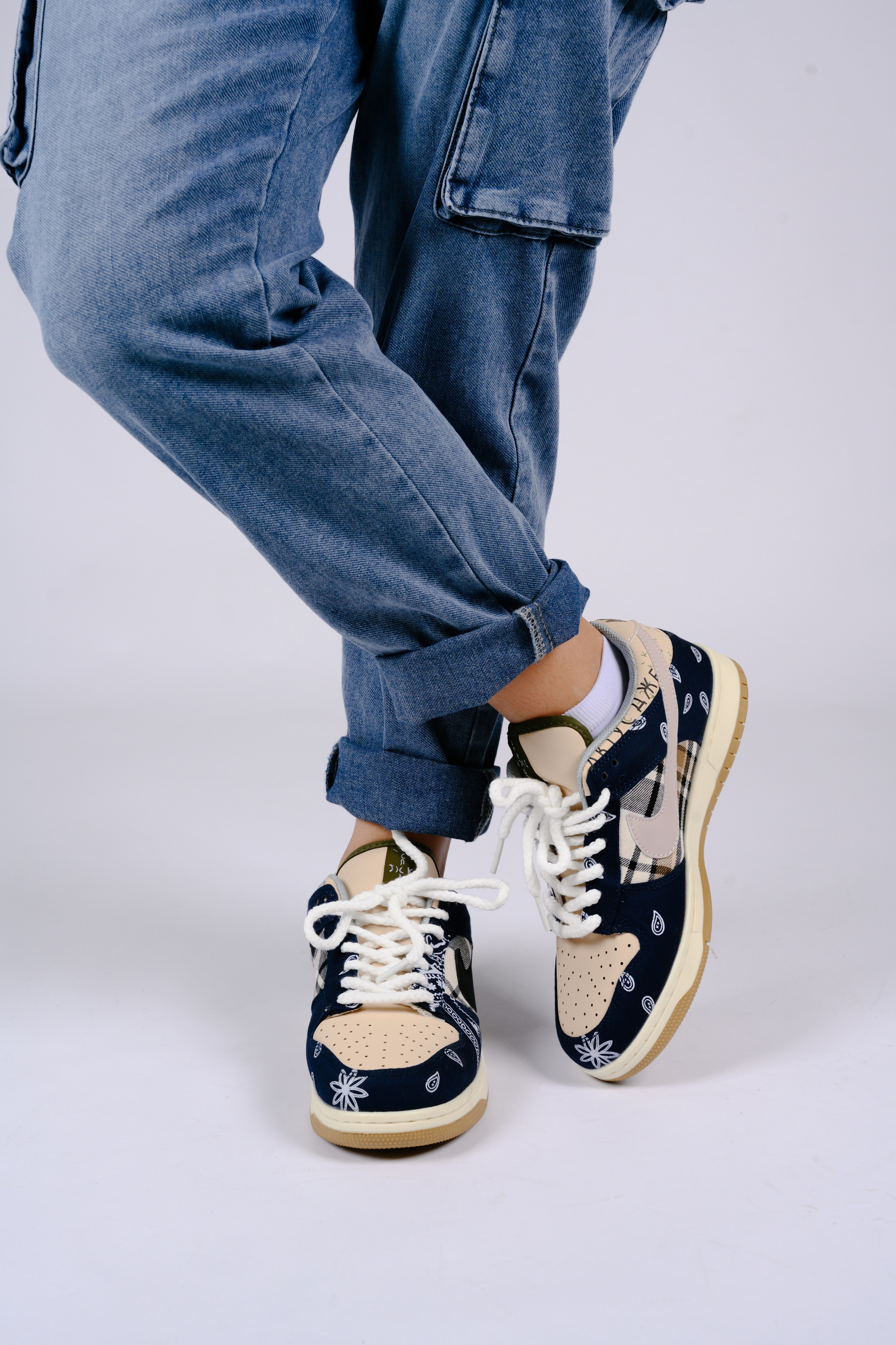 Кроссовки для wb. Фотограф в Красноярске