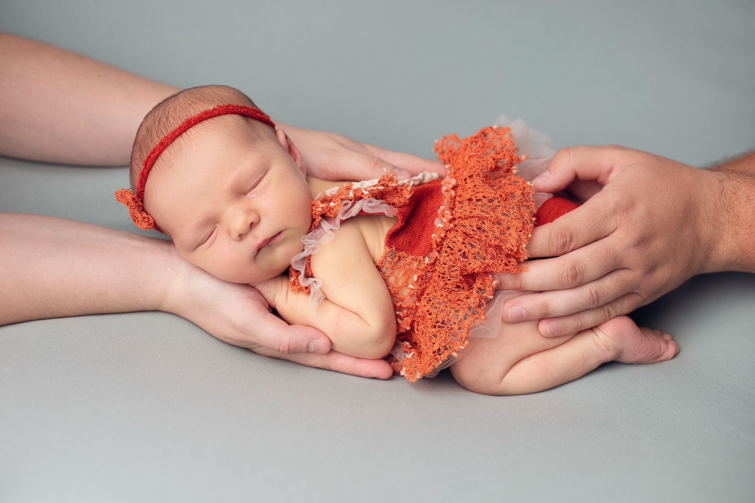 Анюта. Фотограф новорожденных в г. Россошь Виктория Нечепуренко