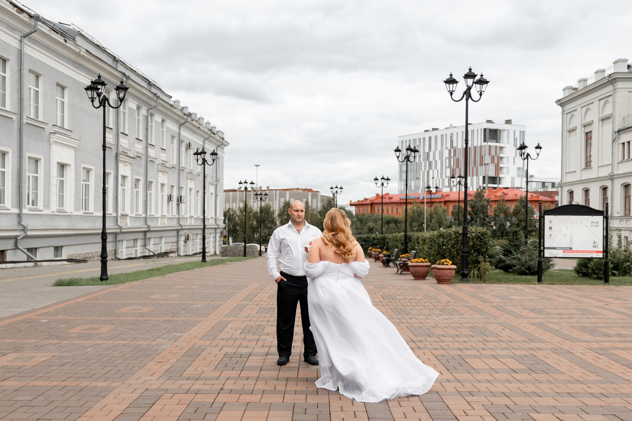 Анонс свадебной прогулки Дарьи и Олега. Профессиональный фотограф в Омске Писанкина Анастасия