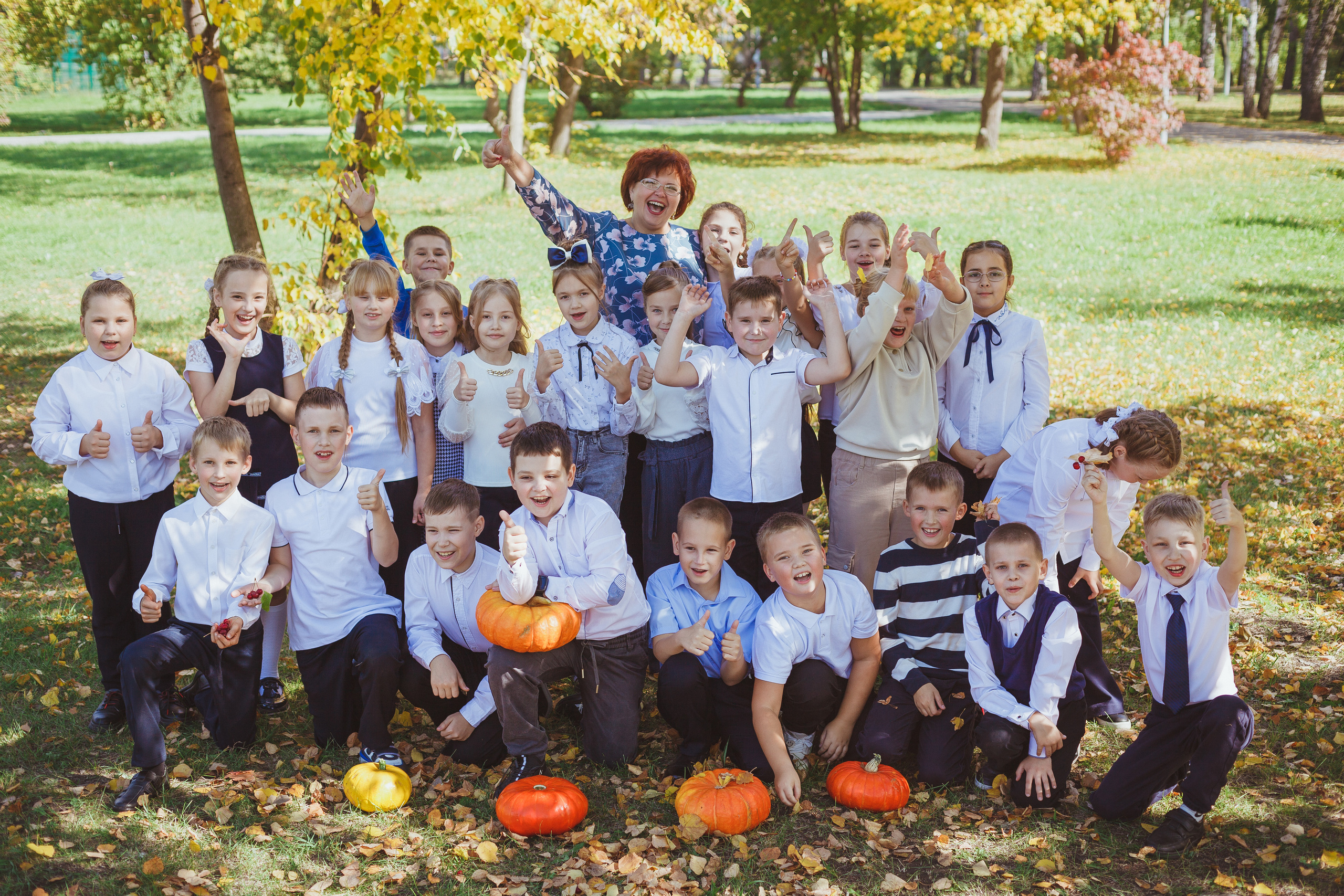 Школьная фотосессия на 31 августа. 1,2,3 сентября. Портреты детей 4-6 штук. Групповые общие 2-5 шт. Цена 450р. (1). Семейный и детский фотограф в Сухом Логу Ольга Кайгородова