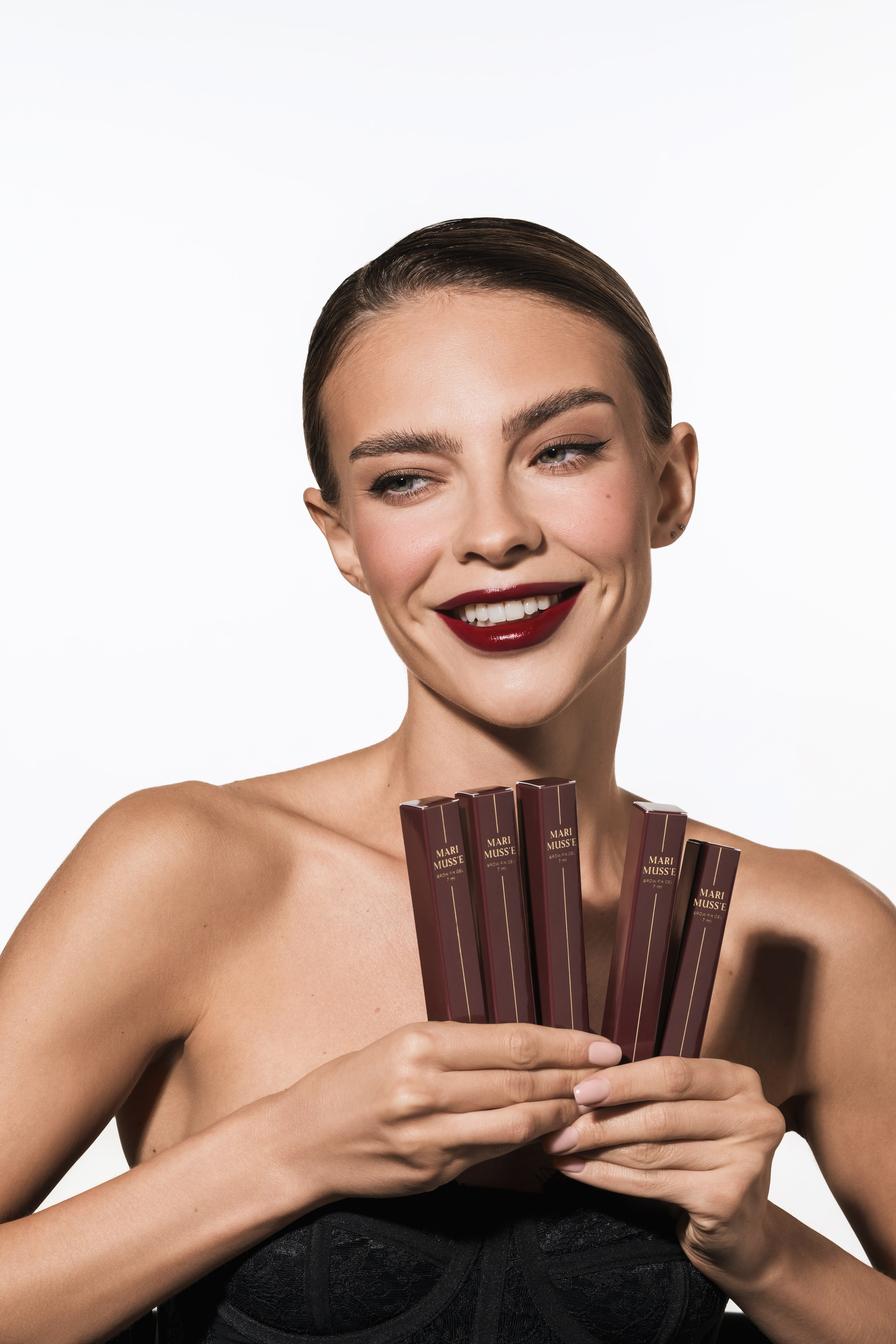 MARI MUSS’E. Retouching, photo editing, portfolio retoucher