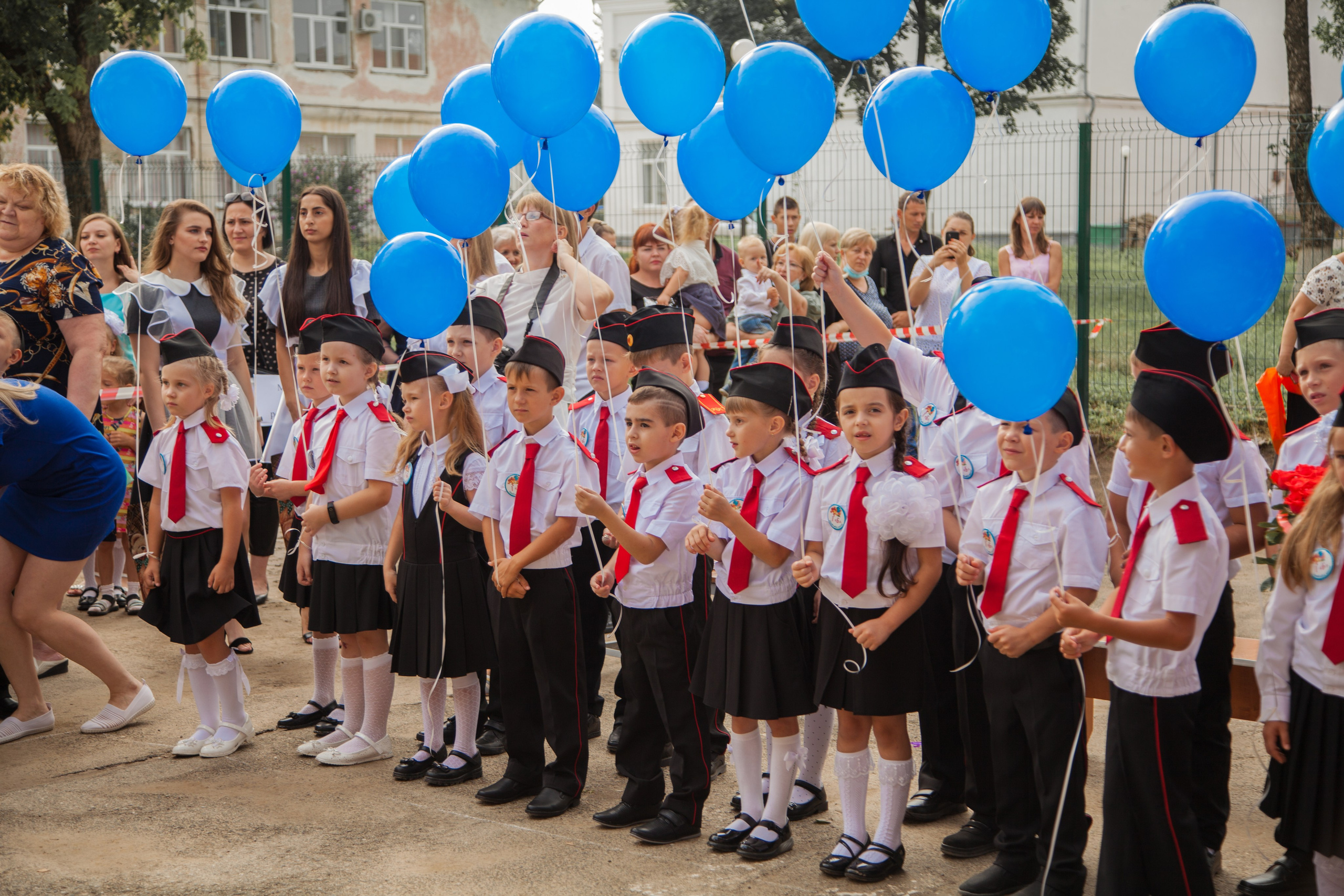 Линейка 1 сентября. Свадебный и семейный фотограф в Армавире