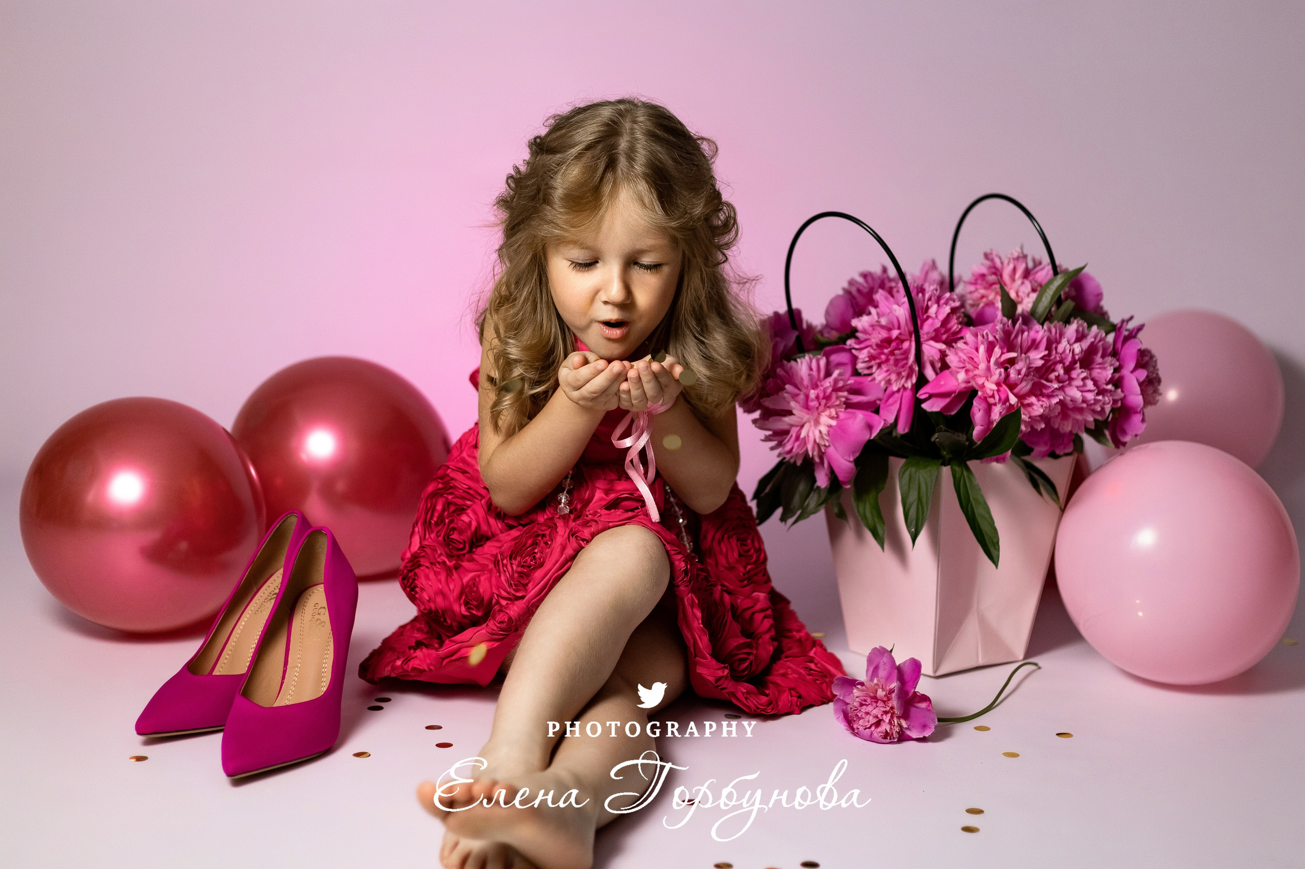 «Модница в розовом» В моей студии. Вероника и Александра. 2024. Фотограф Пермь. Свадьбы. Семья и дети, школа, д. сад. Фотокниги