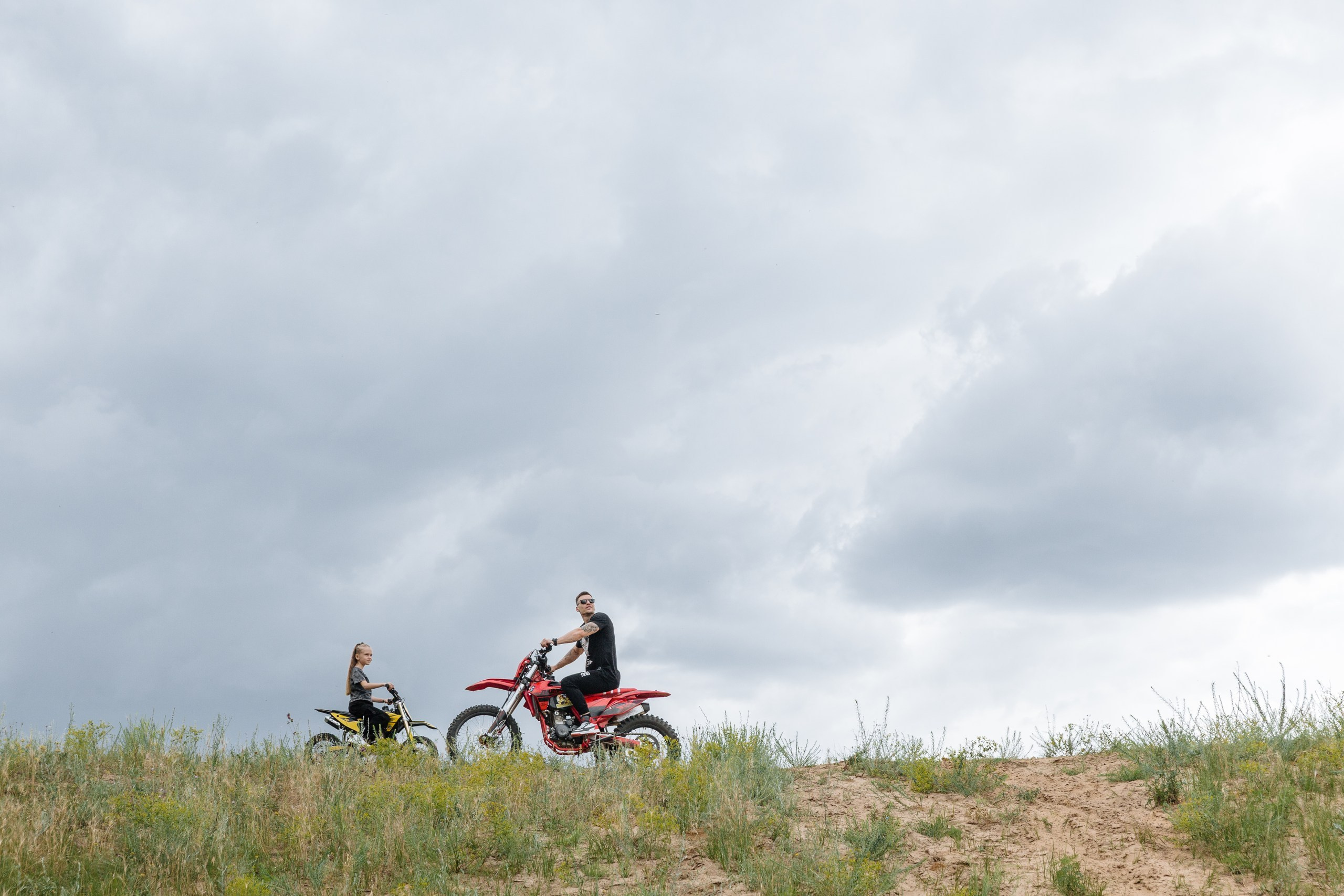 Папа, дочка и два эндуро. Профессиональный фотограф в Волгодонске и Ростове Владимир Казак