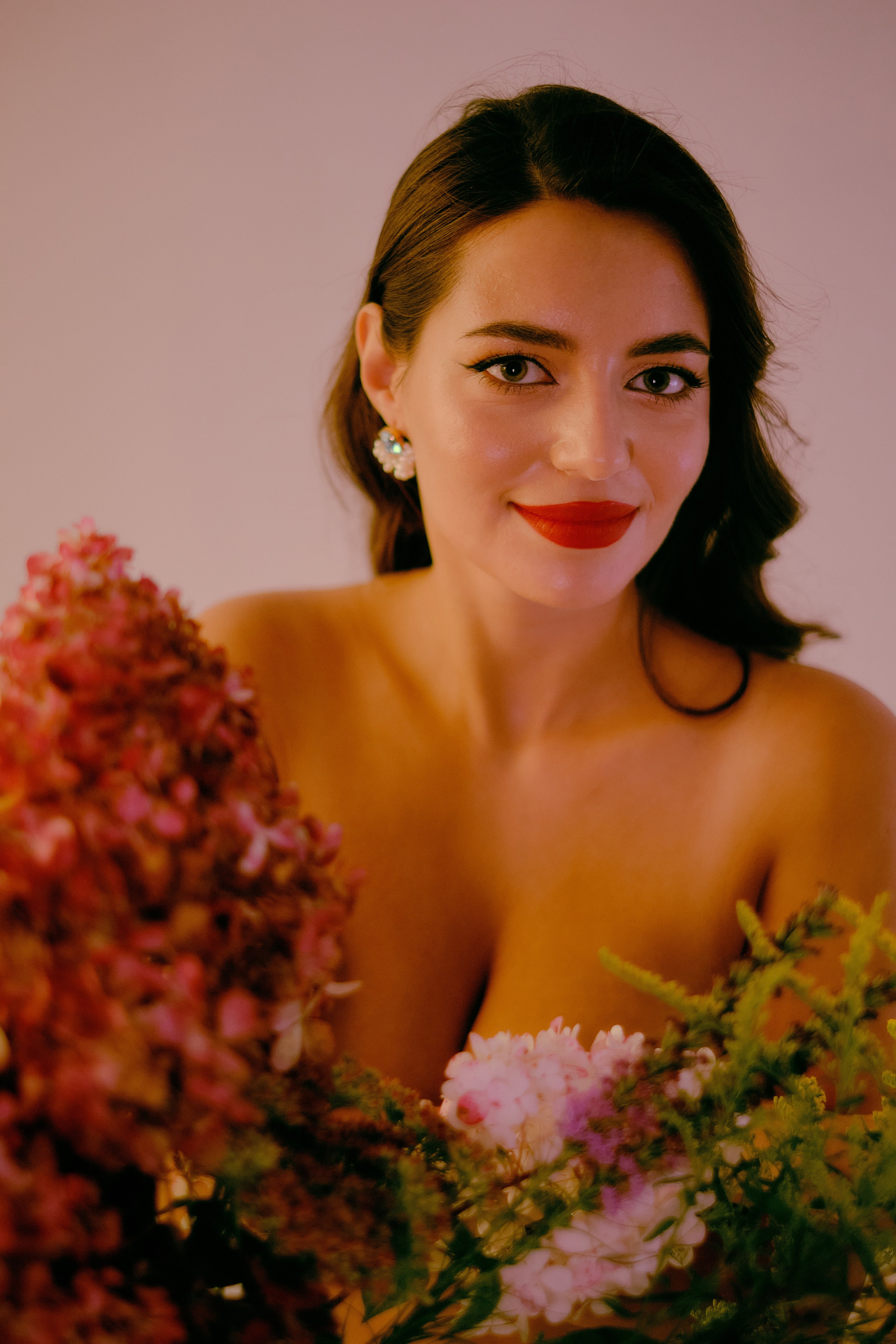 Индивидуальная фотосессия с цветами в студии. Портретный, семейный фотограф в Твери Жданова Татьяна tatzhdanov Таня