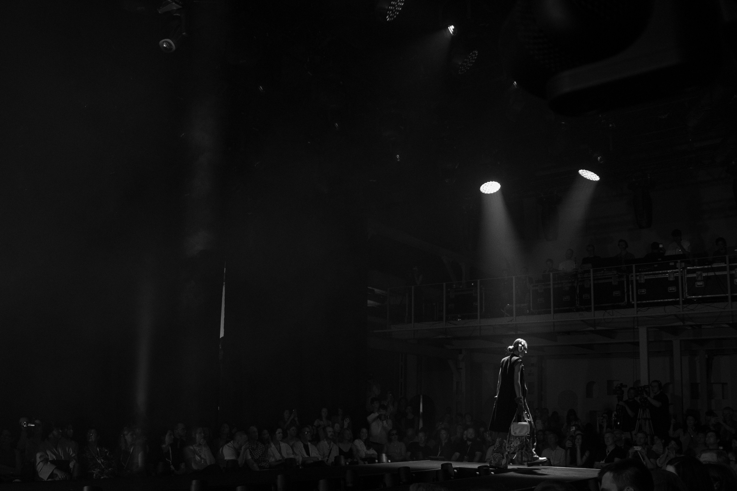 Закулисье модного показа. Главная