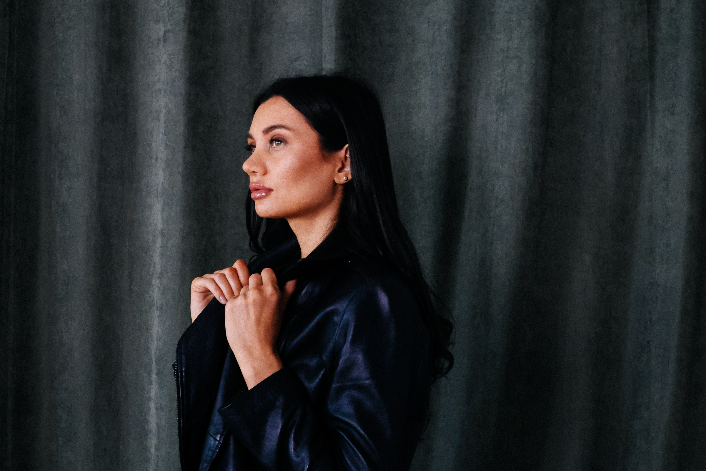 ЖЕНСКИЕ ПОРТРЕТЫ СТУДИЯ 2025. Фотограф Красноярск съемки лавстори, фотосессия в студии, портретная съемка, творческие фотосессии