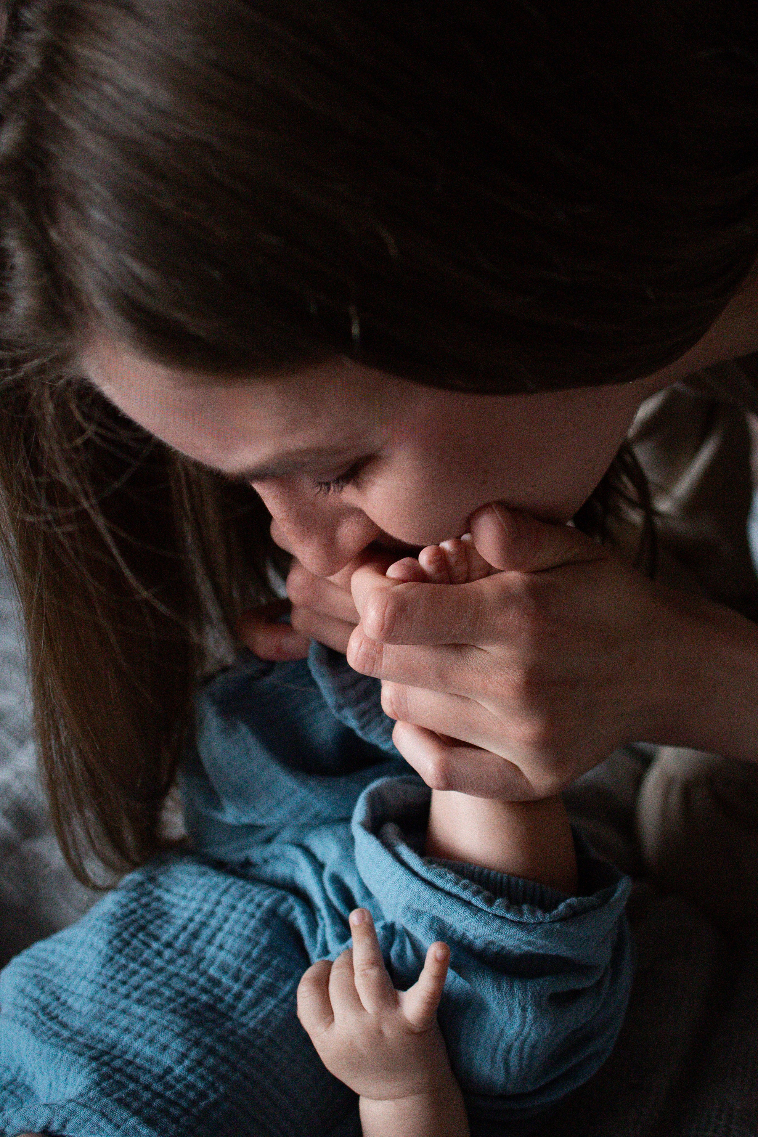 Оля, Андрей, Даня и Паша, домашняя фотосессия с грудничком. Семейный фотограф в Москве Марина Петра