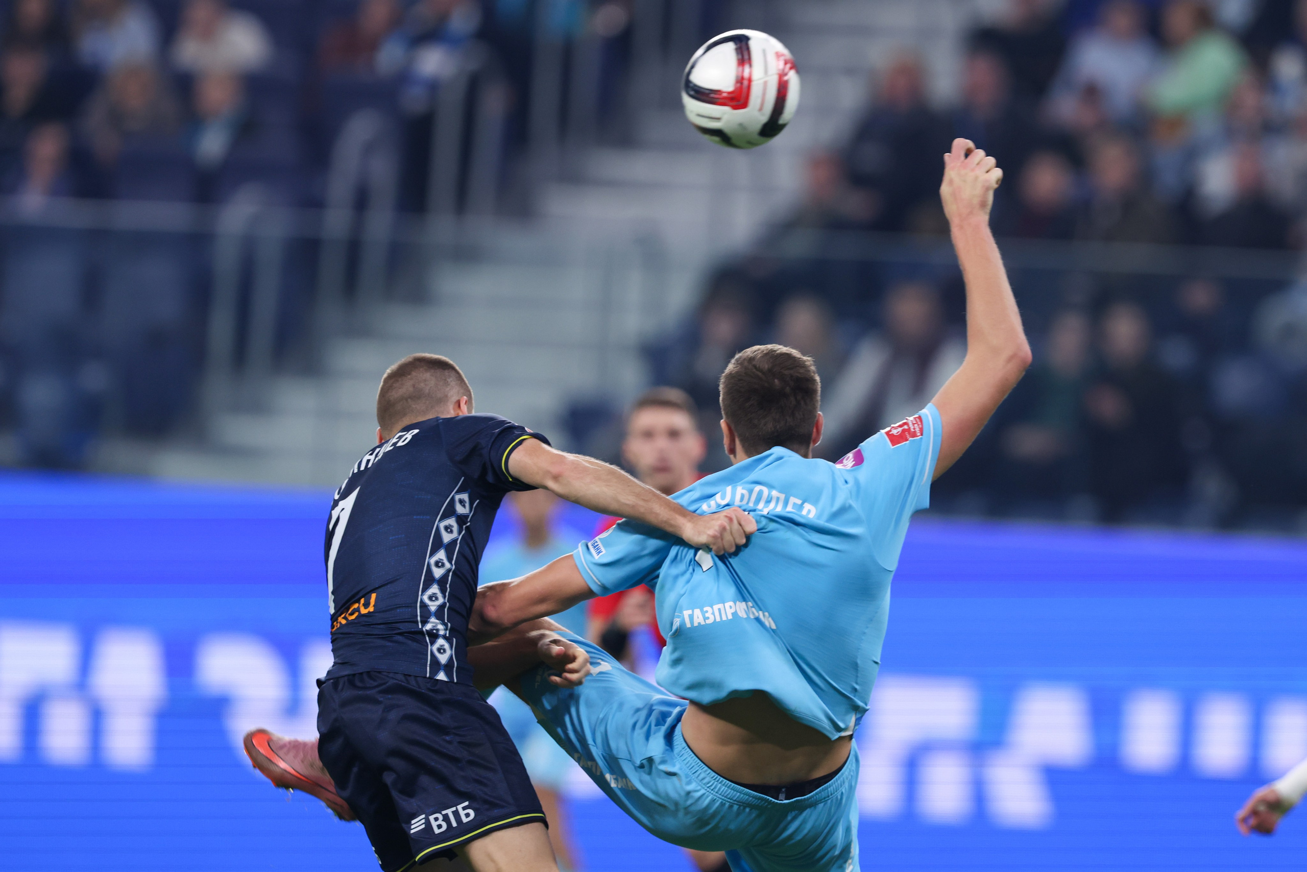 ФК «Зенит — ФК «Динамо» Москва 05.11.2025. Спортивный и репортажный фотограф Антон Тереханов