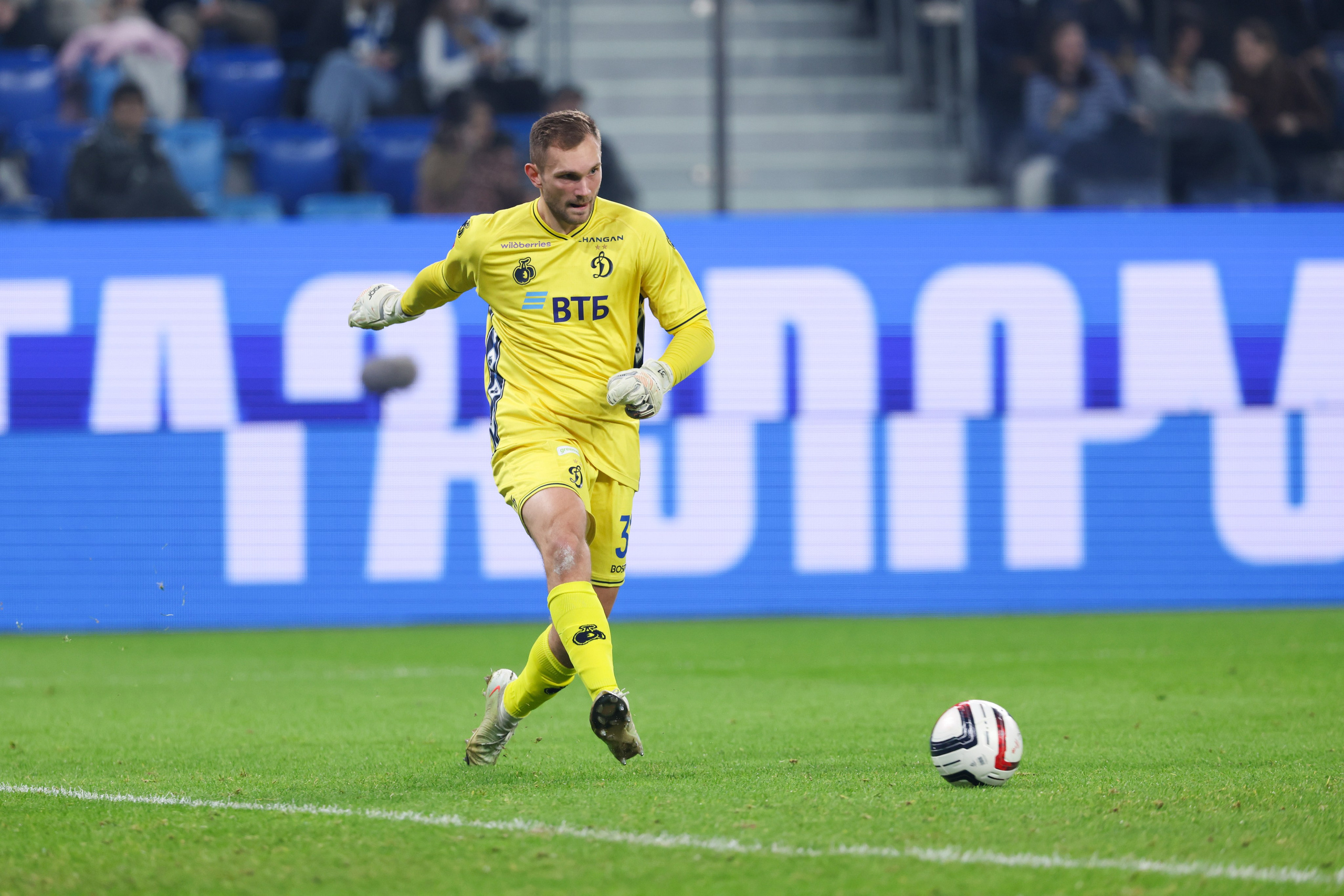 ФК «Зенит — ФК «Динамо» Москва 05.11.2025. Спортивный и репортажный фотограф Антон Тереханов