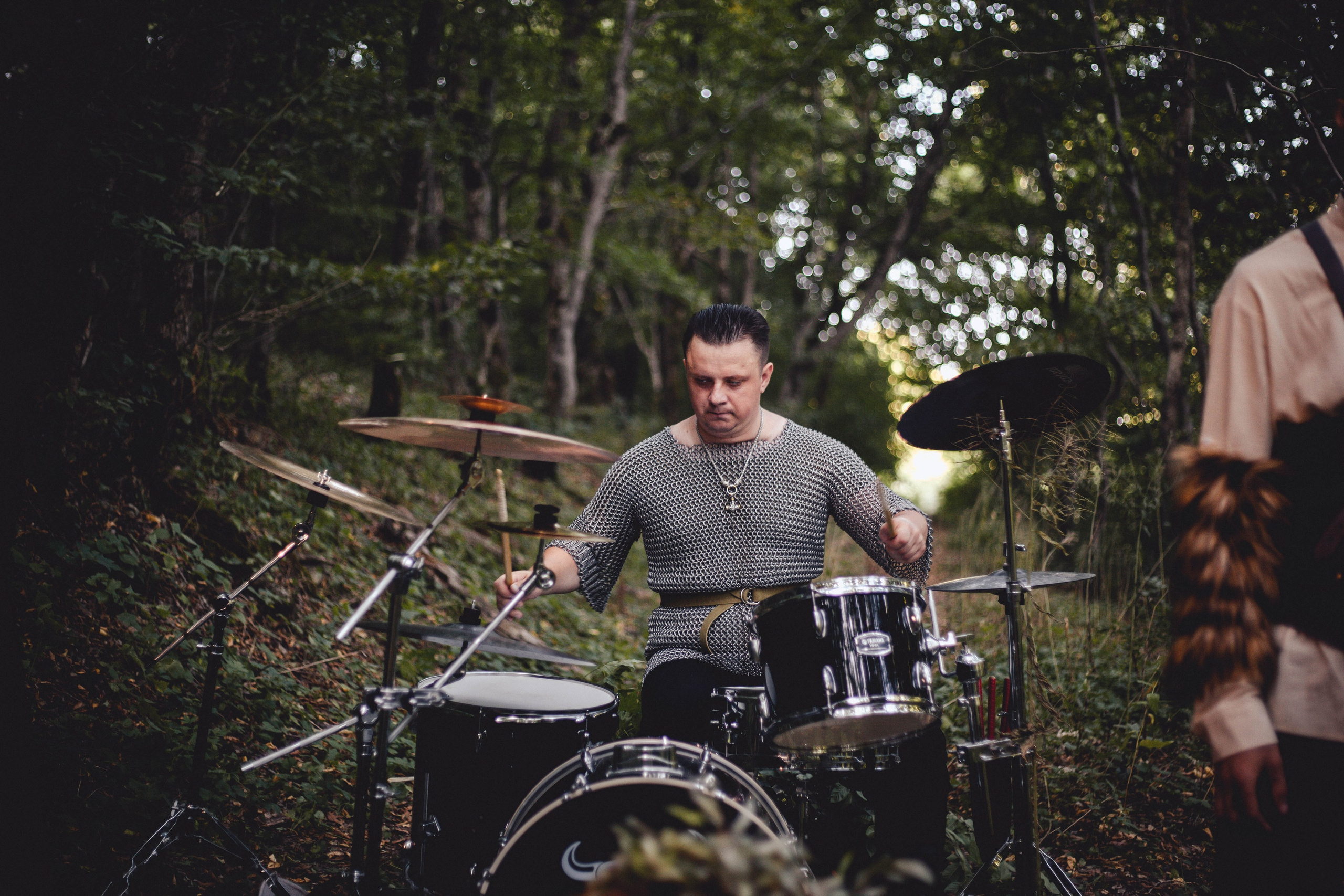 Клип. Уличный фотограф Города N