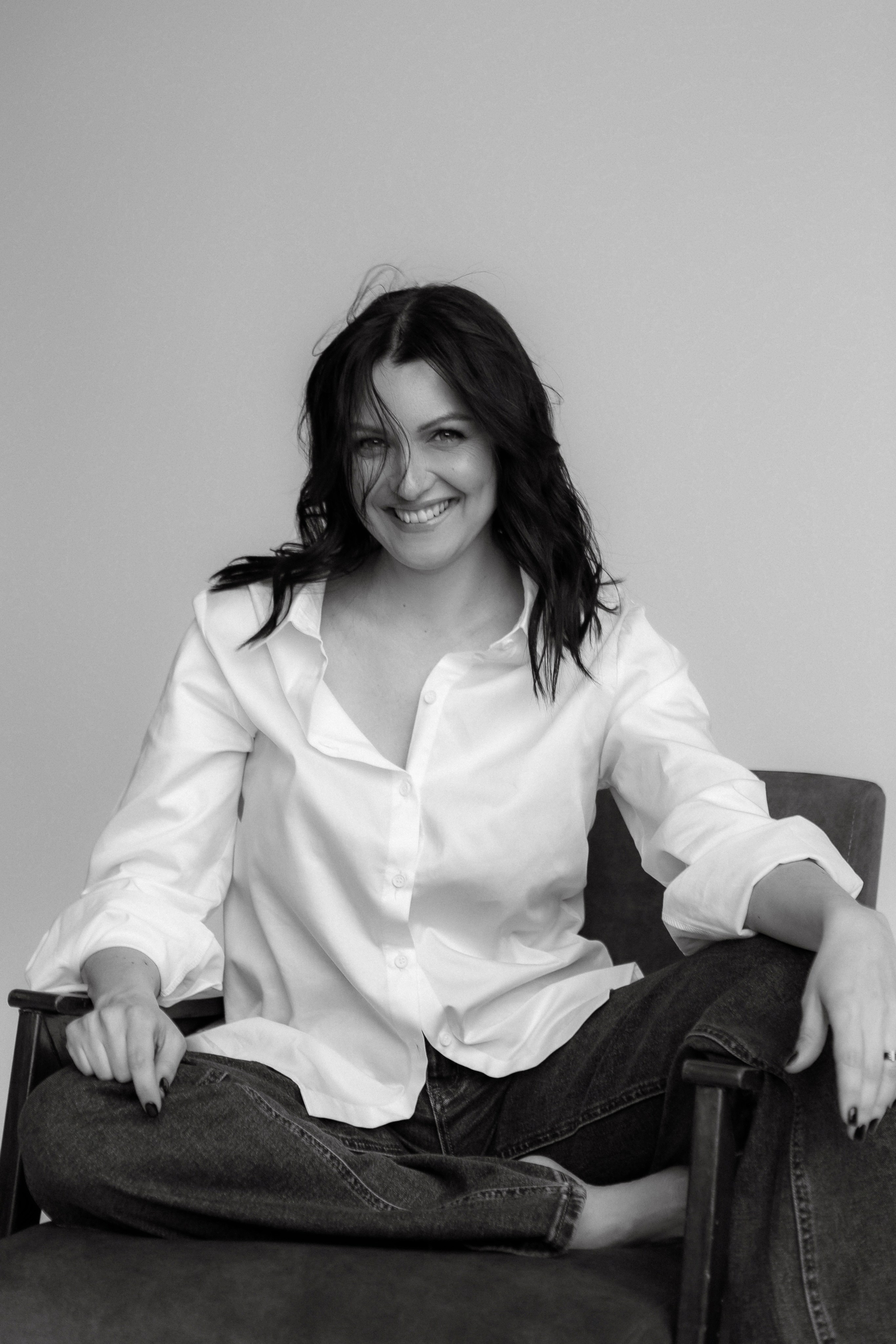 Анна ч/б. Главная