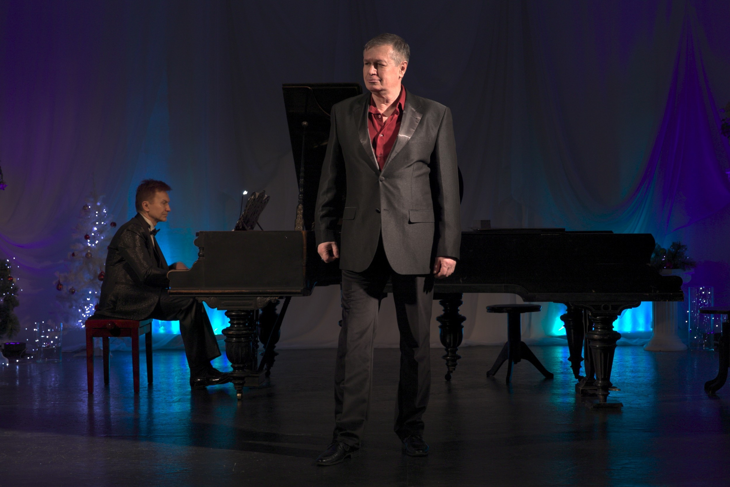 Рождество в Доме Шрёдера-2022.  На сцене: Михаил Троян - оперный певец, Юрий Гончаров - концертмейстер.