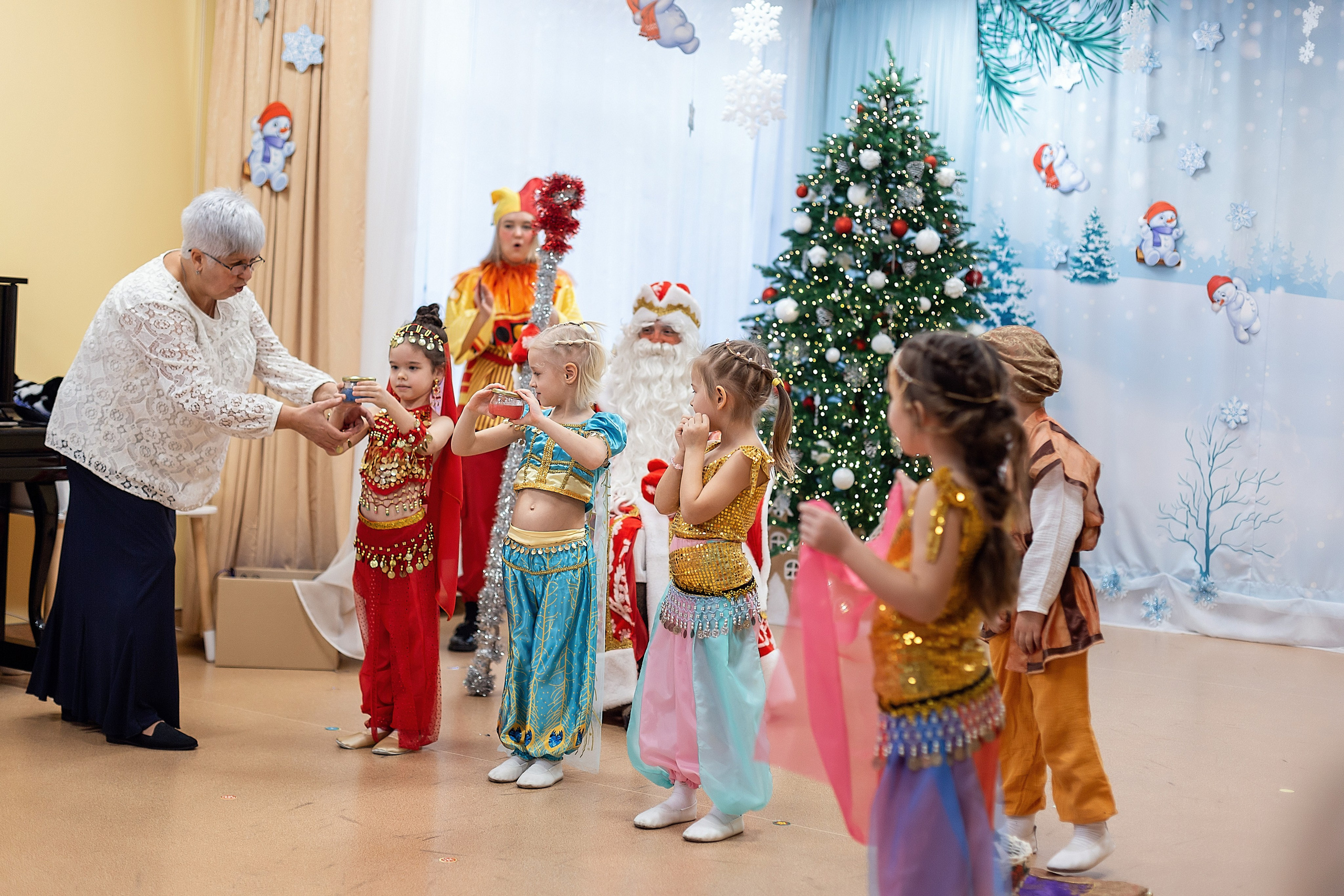 Утренник_"Веселый балаганчик» 2024. Семейный фотограф в Санкт-Петербурге