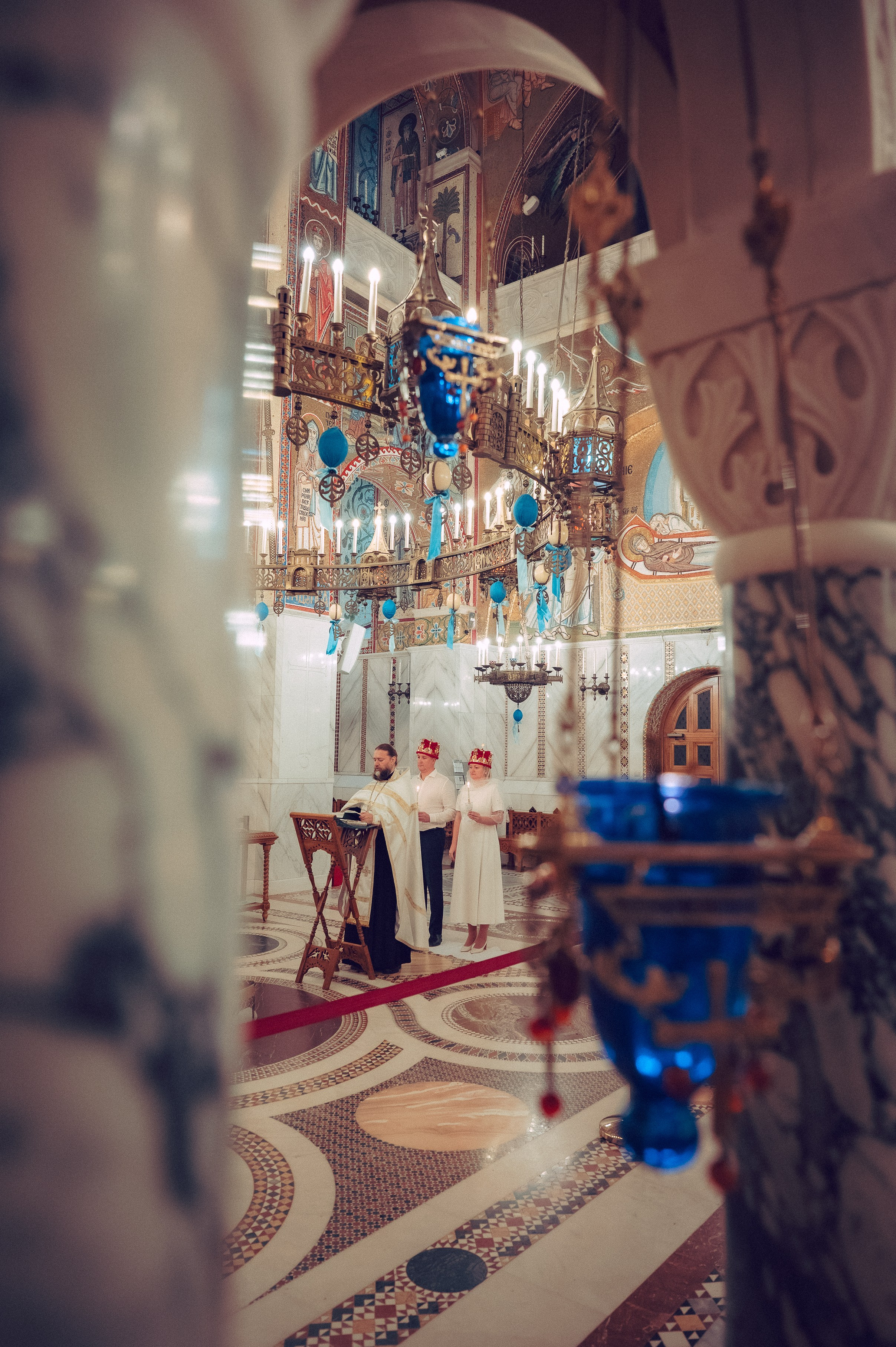 Венчание Ильи и Евгении в Храме Покрова Пресвятой Богородицы в Ясенево. Семейный фотограф Руслан Каримов Одинцово Москва