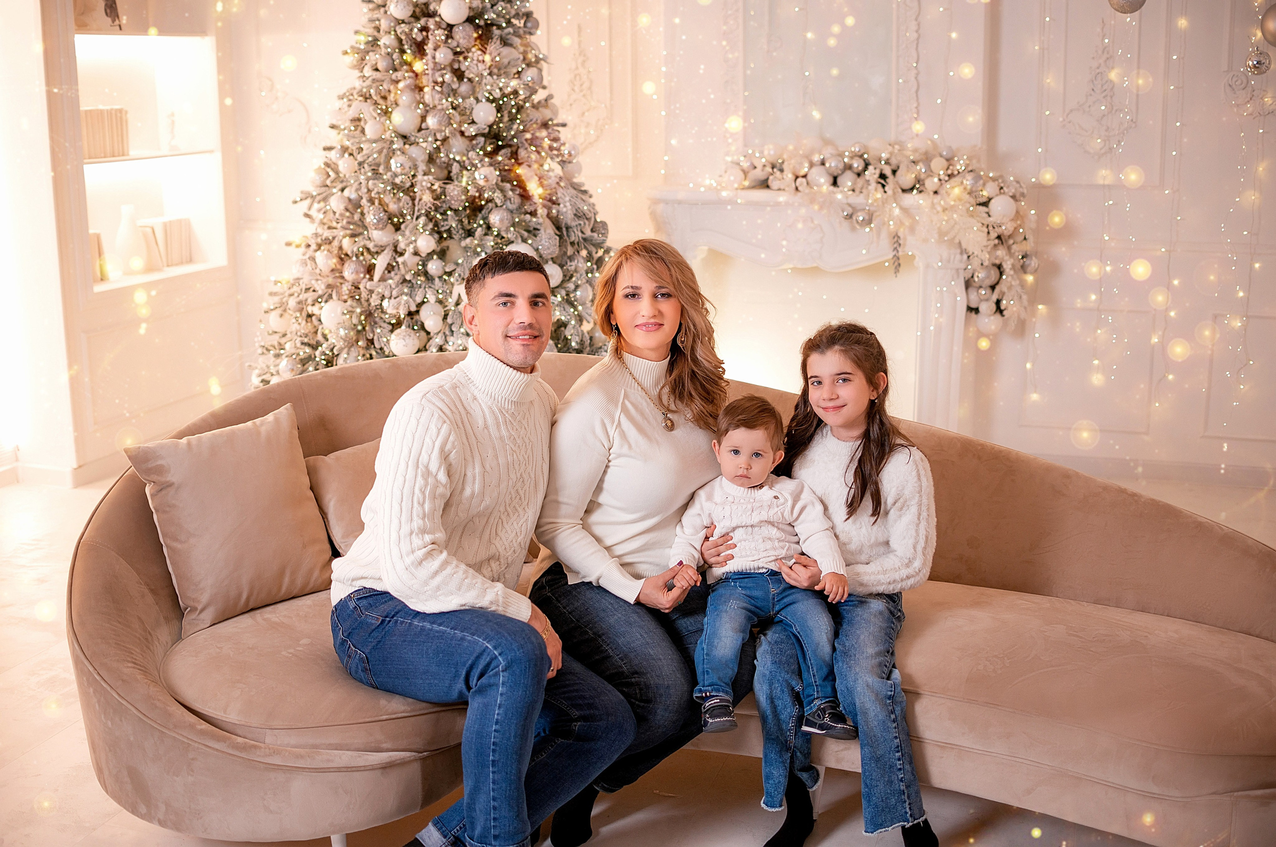 Новогодняя семейная фотосессия в Краснодаре 2023-2024. Фотограф новорожденных Краснодар Малышенко Надежда