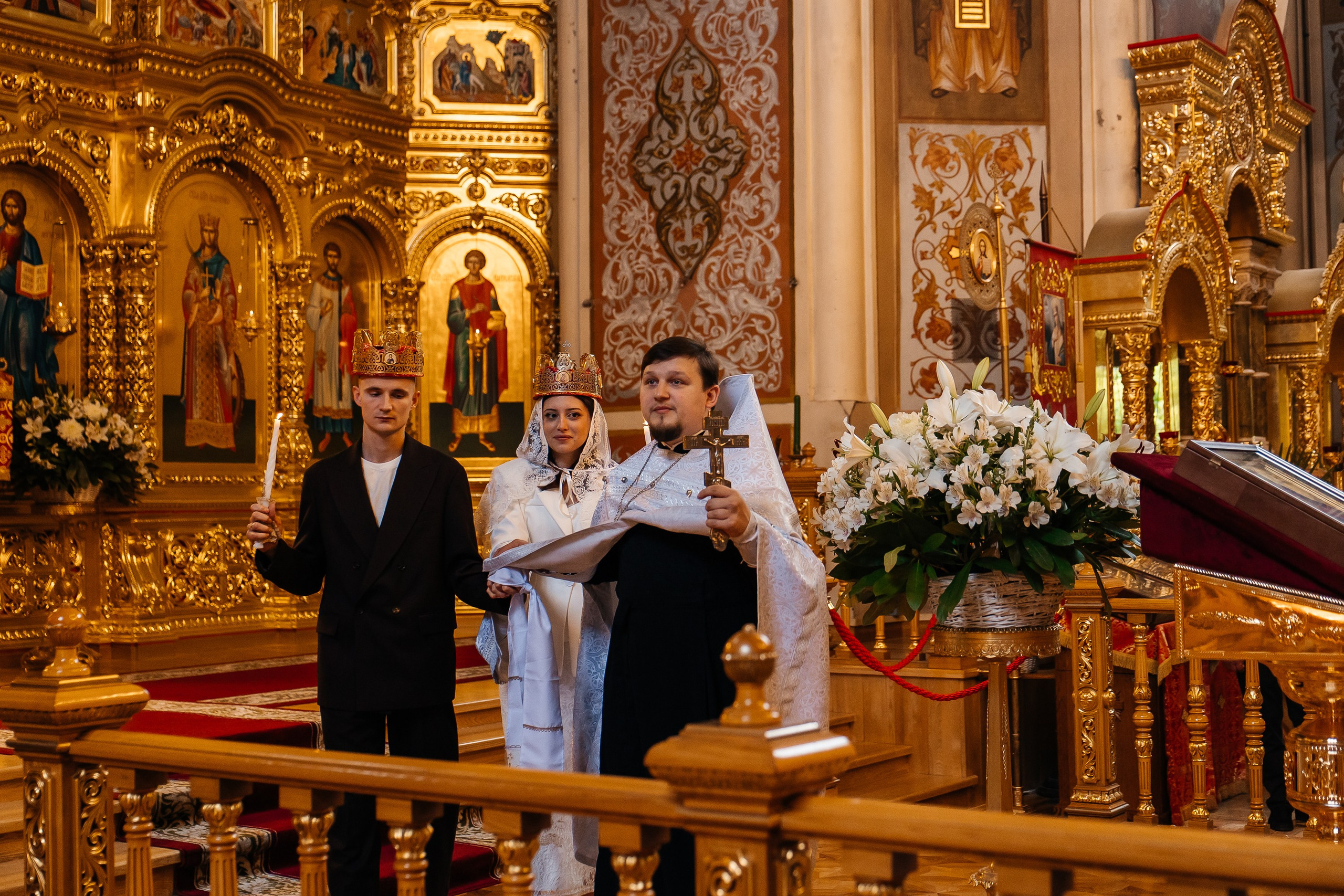 Венчание в Свято-Екатерининском Соборе. Свадебный фотограф Виолетта Сидельникова. Краснодар, Россия, Беларусь, Европа