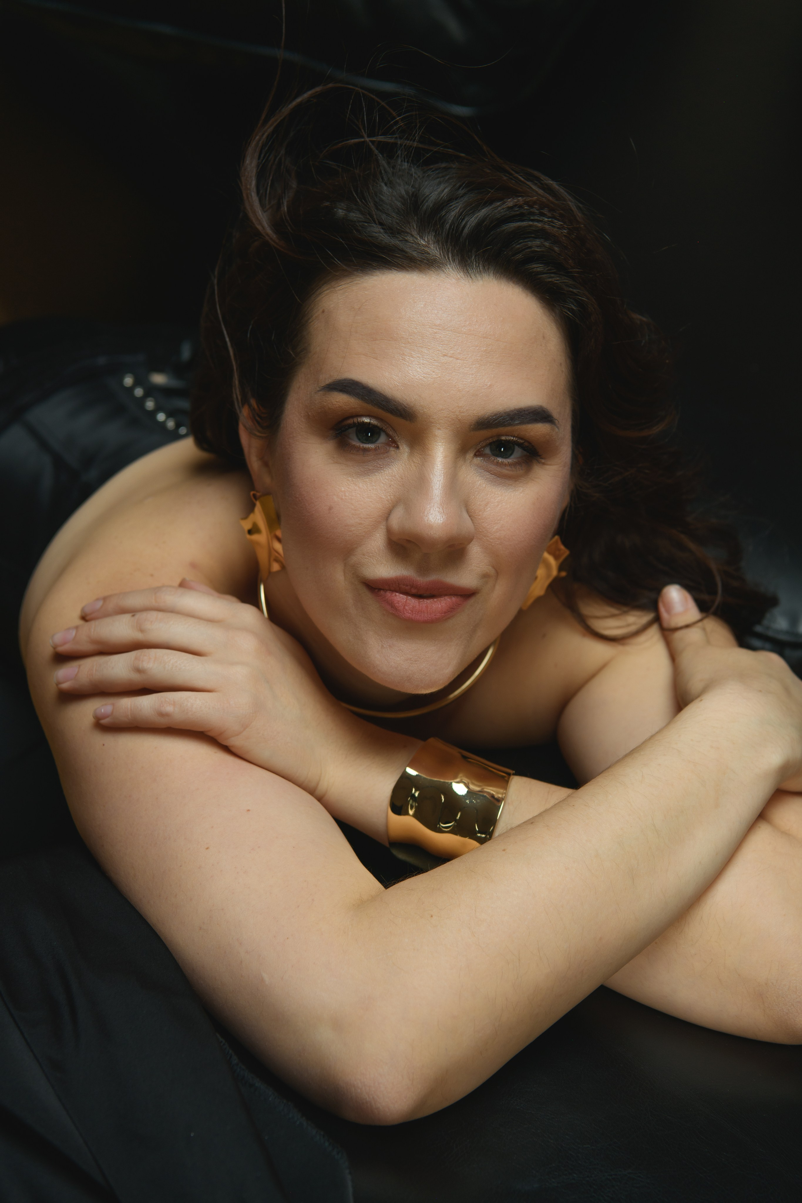 …Без слов — фотосессия для нее. Фотохудожник Нина Жихарева