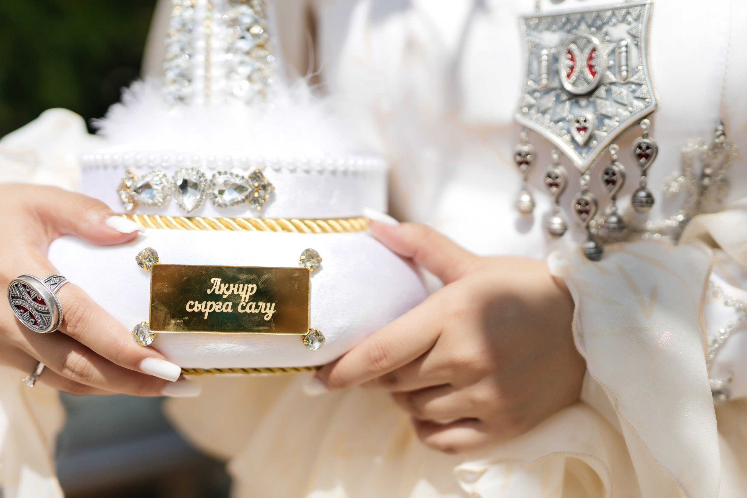 Aynur — syrğa salu. Wedding and Love story Photographer