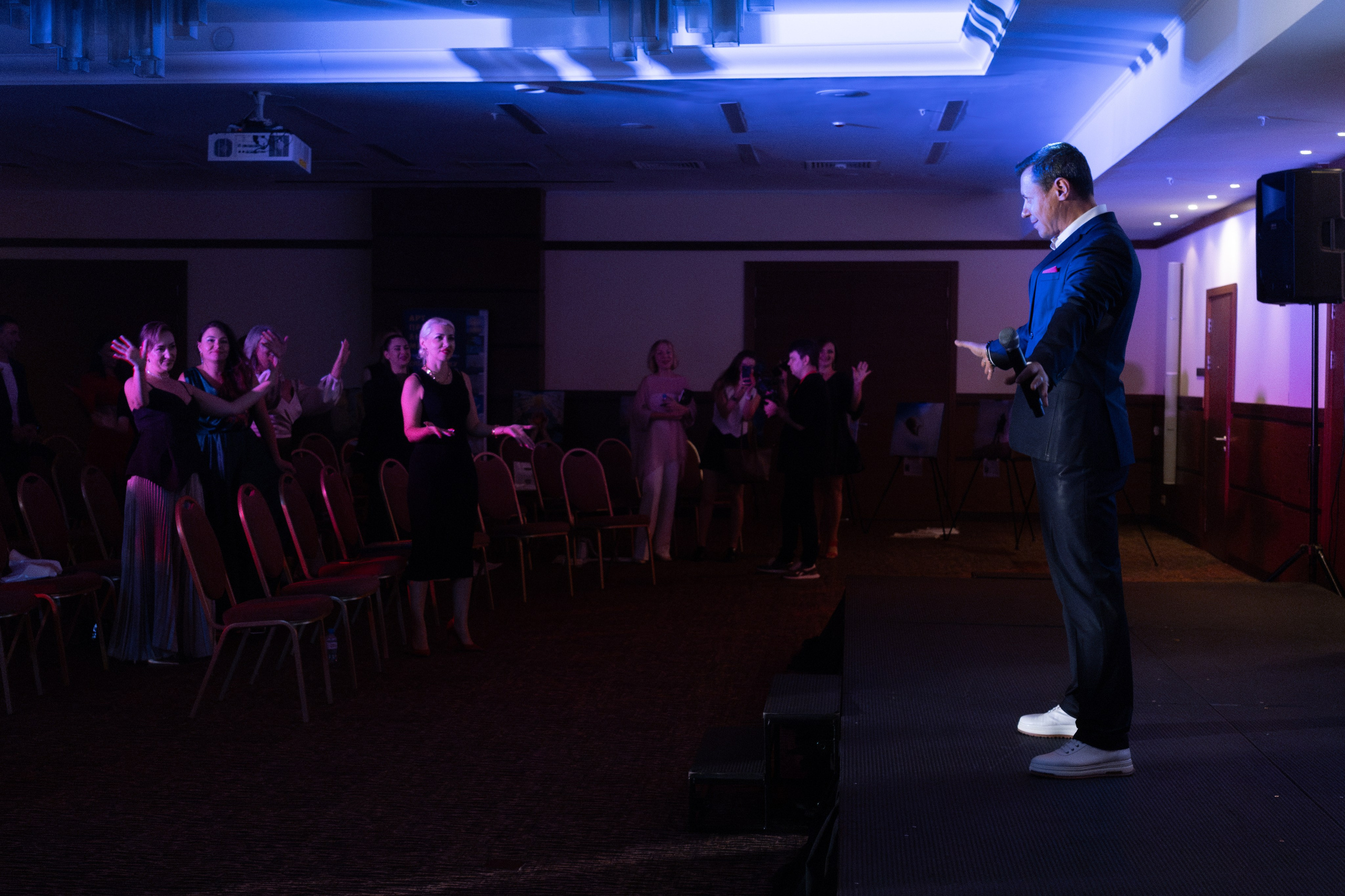 Всероссийский PR-SAMMIT. Фотограф Красноярск съемки лавстори, фотосессия в студии, портретная съемка, творческие фотосессии