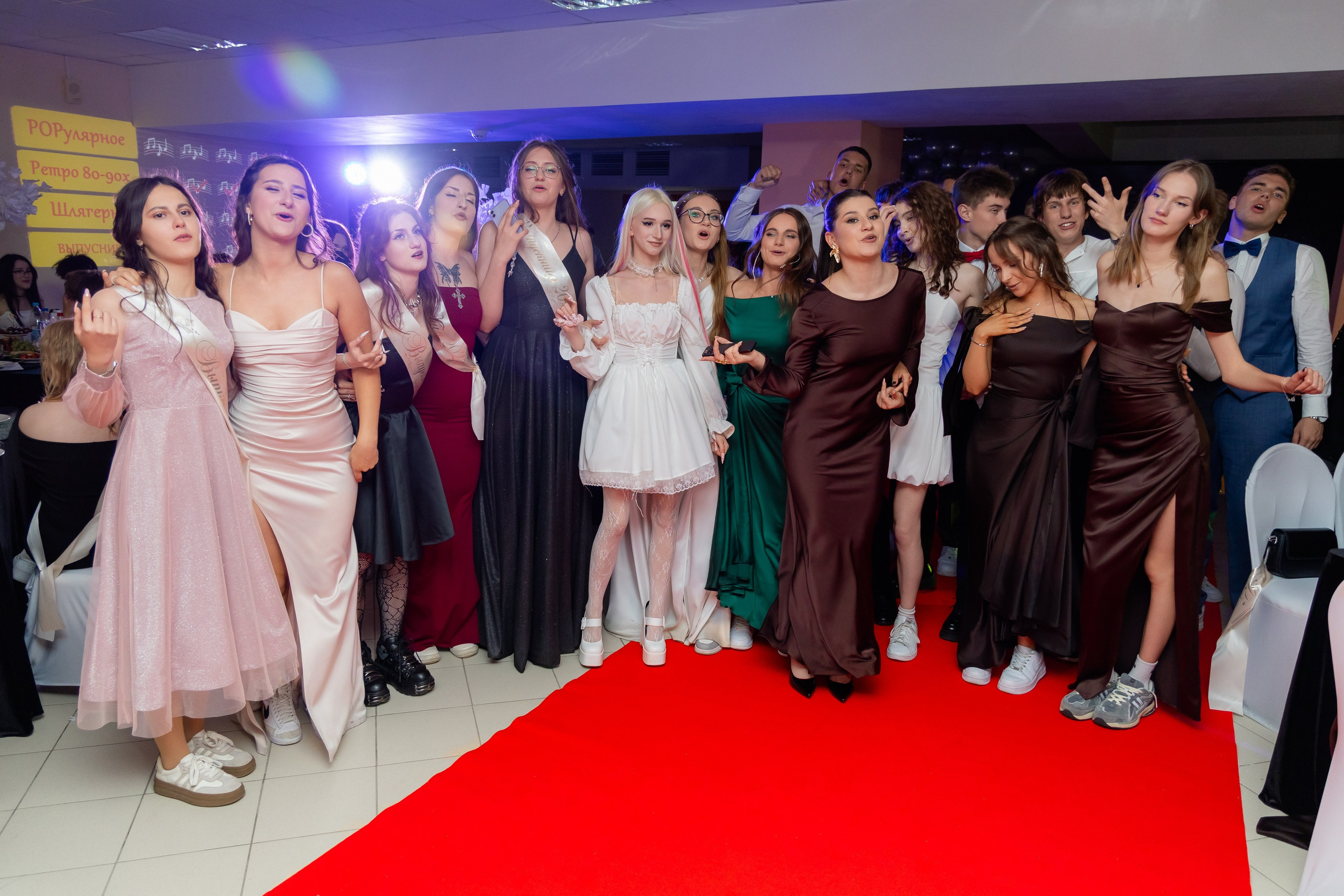 Школьный выпускной 2025 год в Минске, Беларуси. Свадебный фотограф в Минске/Беларуси Сергей Спиридонов