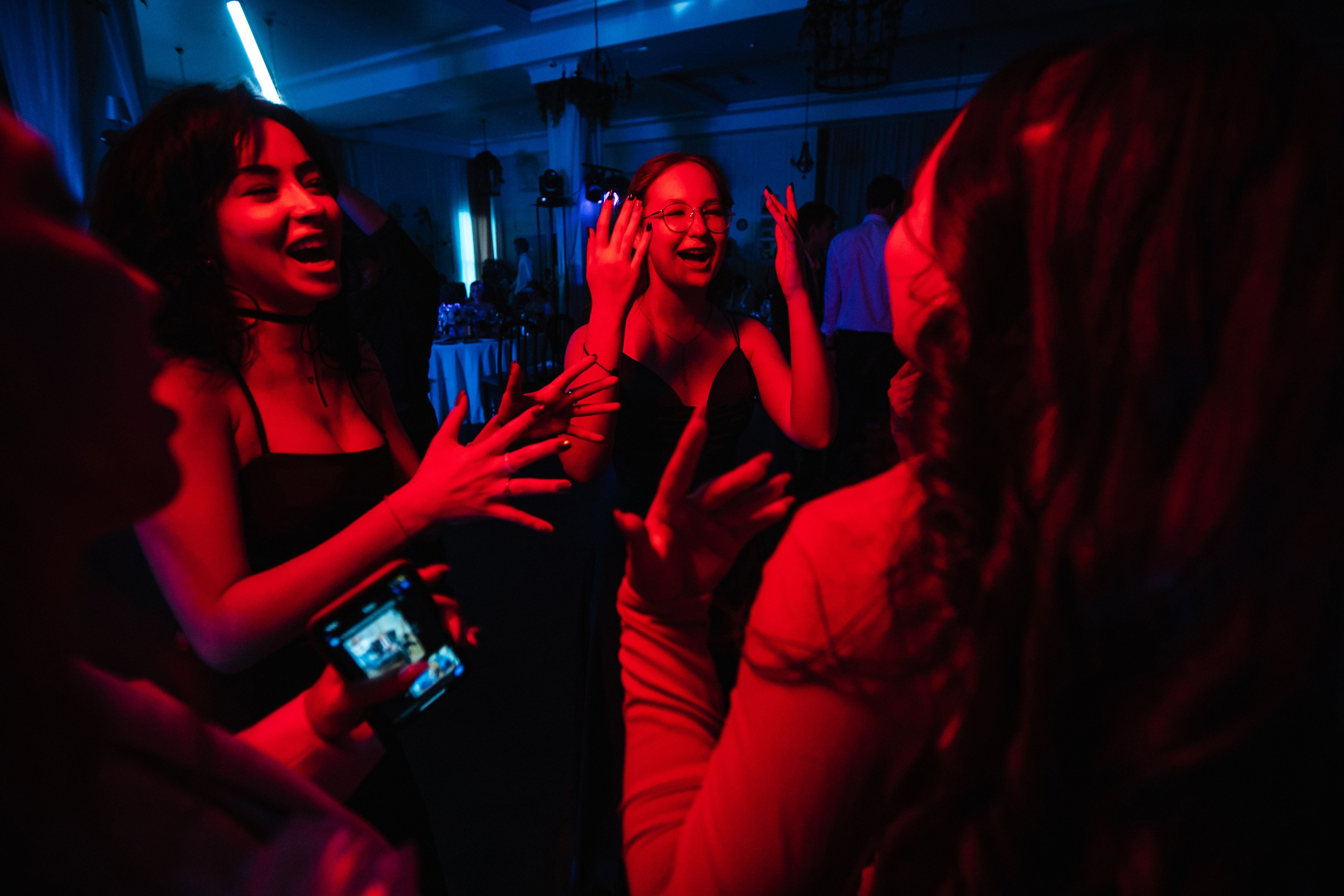 Выпускной Гимназия 1. Роман Урумбаев фотограф Нижневартовск