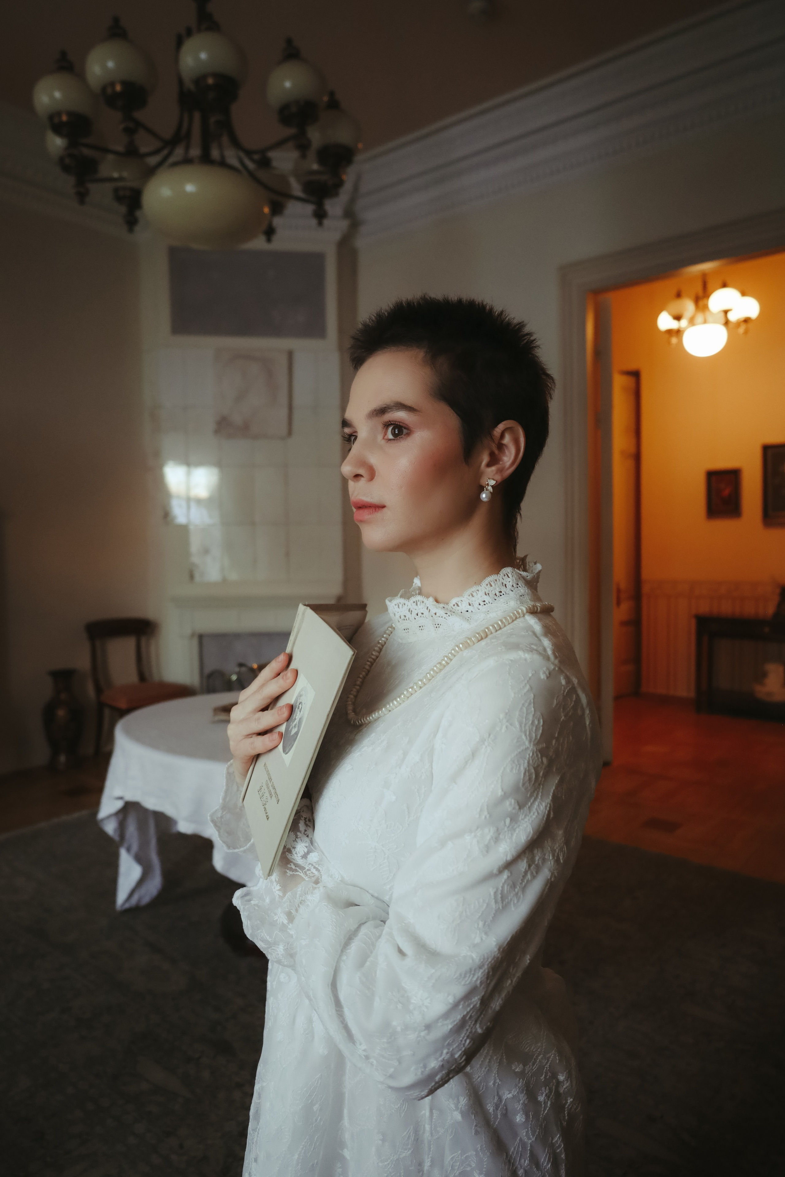 Актриса в особняке. Фотограф Химки Анна Татарских