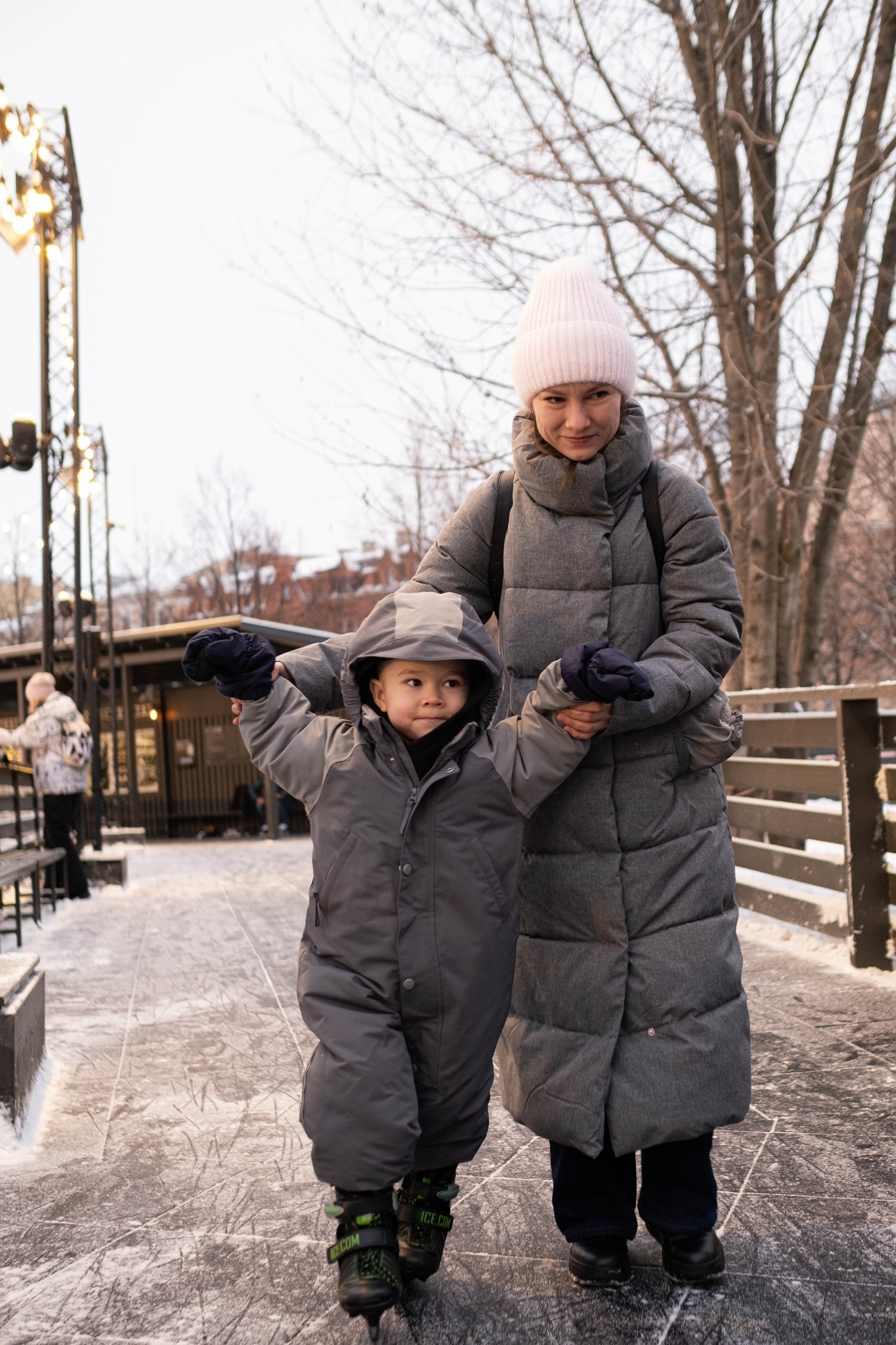 Алекс первый раз на катке. Семейный фотограф в Санкт-Петербурге Дарья Косянчук