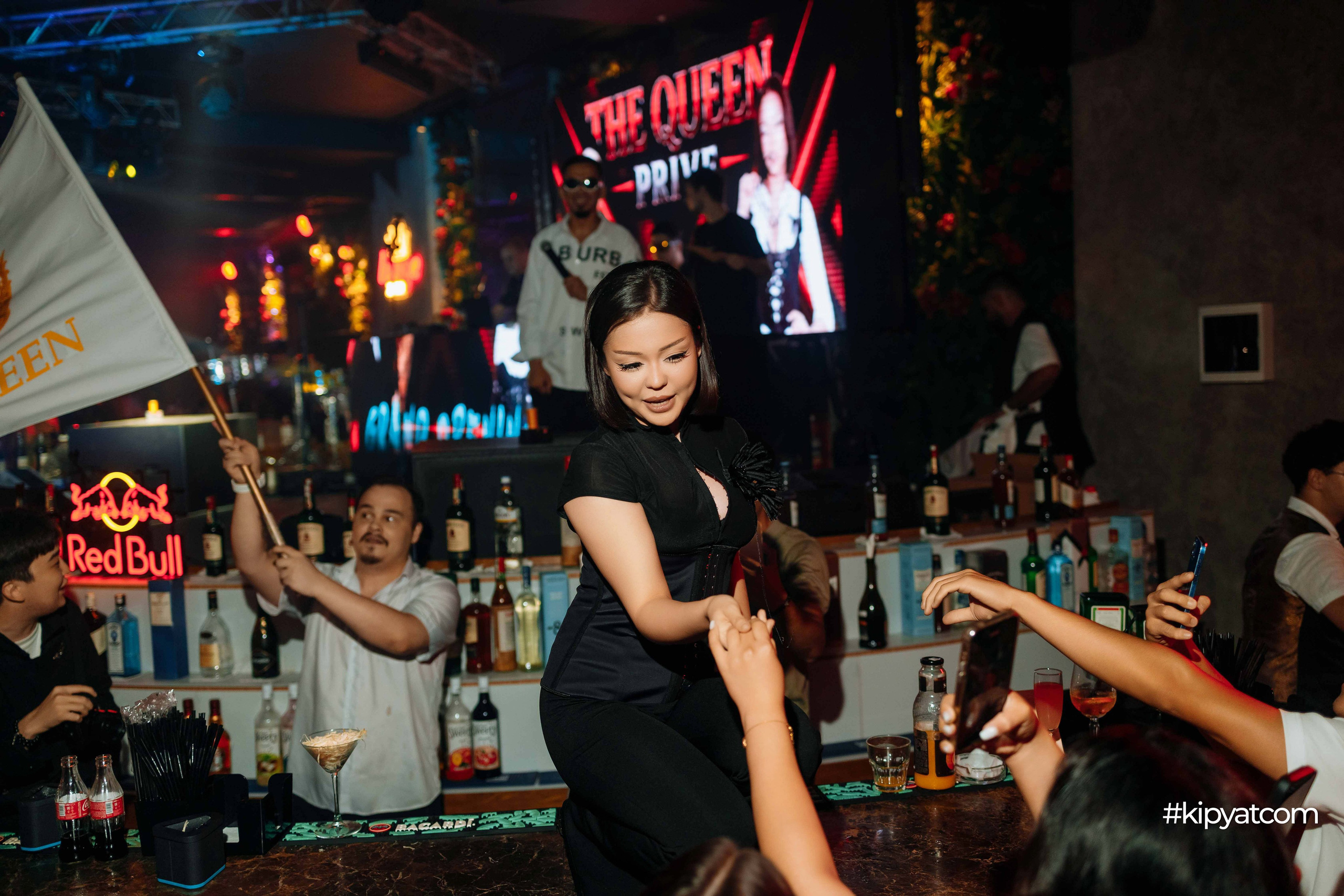 The Queen Prive. Кипятком Шымкент