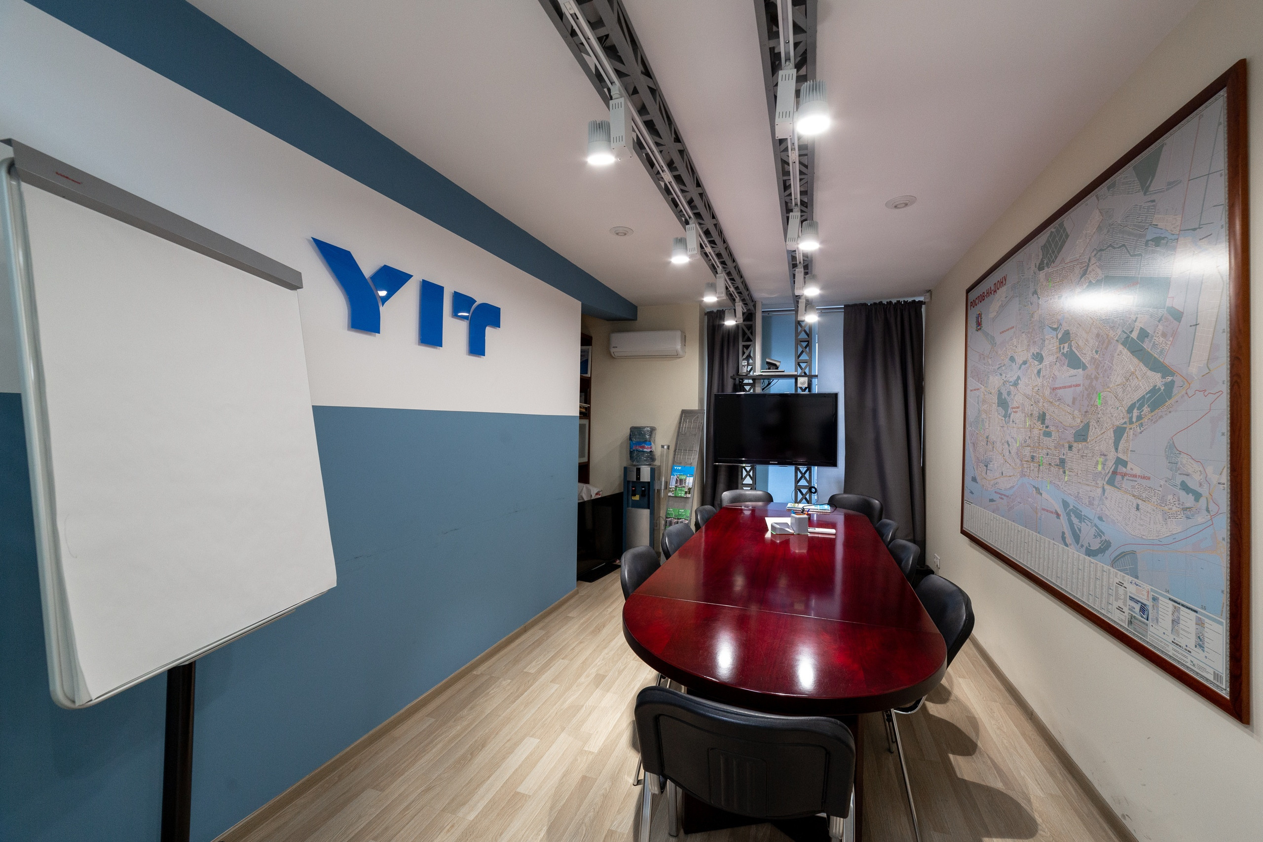 Офис ЮИТ-ДОН. Фотограф Михаил Белозеров