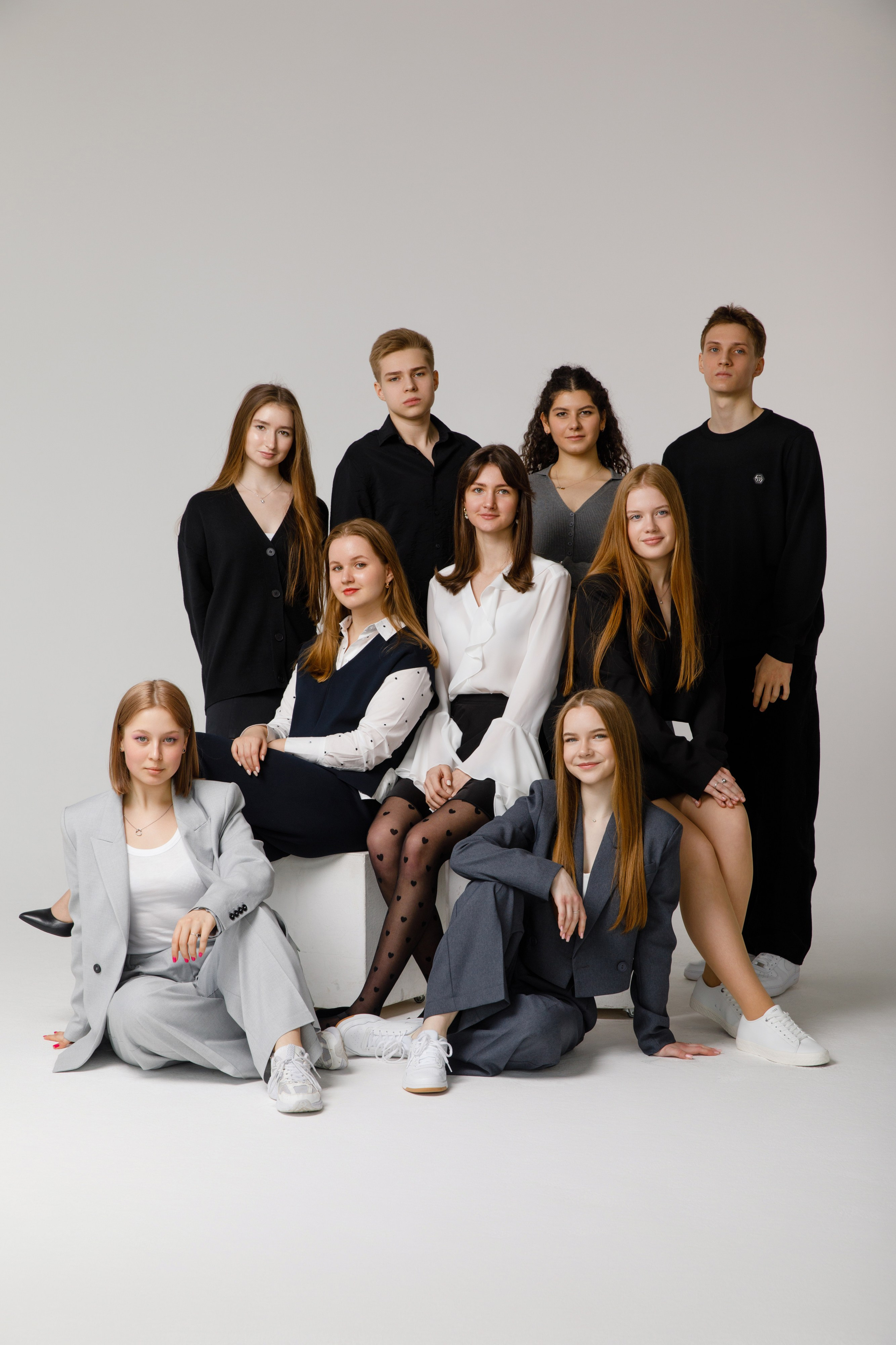 ДЛЯ 9-11 КЛАССОВ. Выпускные альбомы в Москве FOTOVMESTE