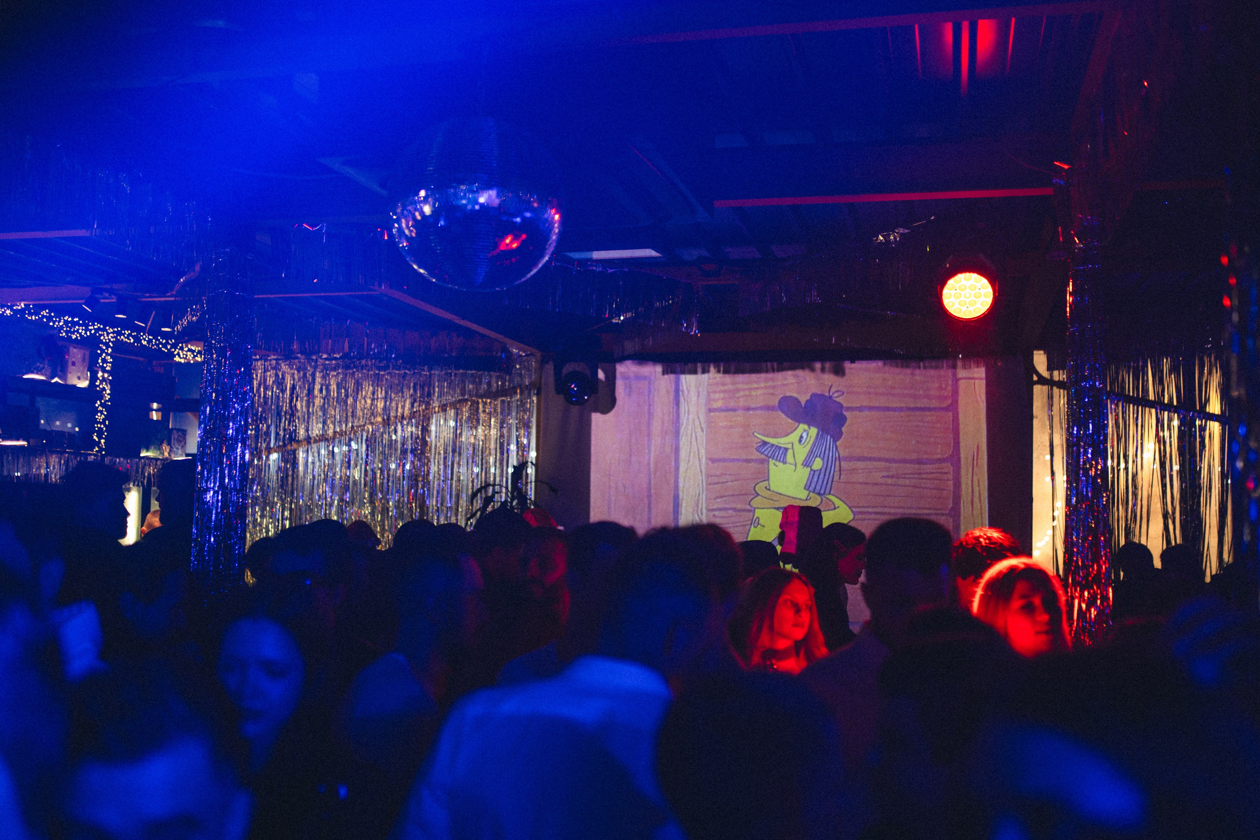 НОВОГОДНЯЯ ВЕЧЕРИНКА 90-х | Парк Культуры. Фотограф в Ставрополе Алина Клочкова