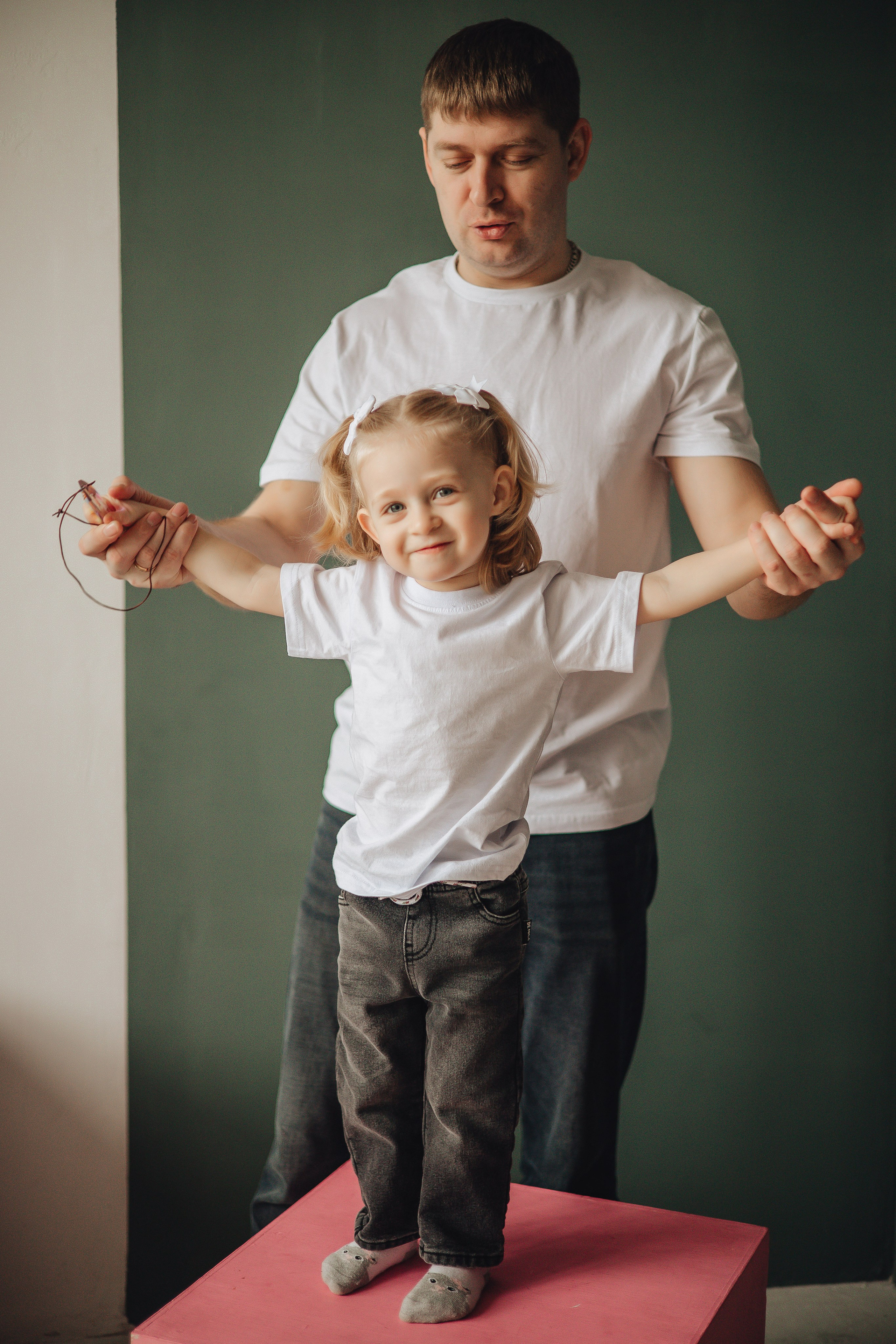 Вика ждет сестренку. Свадебный и семейный фотограф Пушкин Царское Село СПБ Питер Санкт-Петербург и Рязань Ольга Козлова