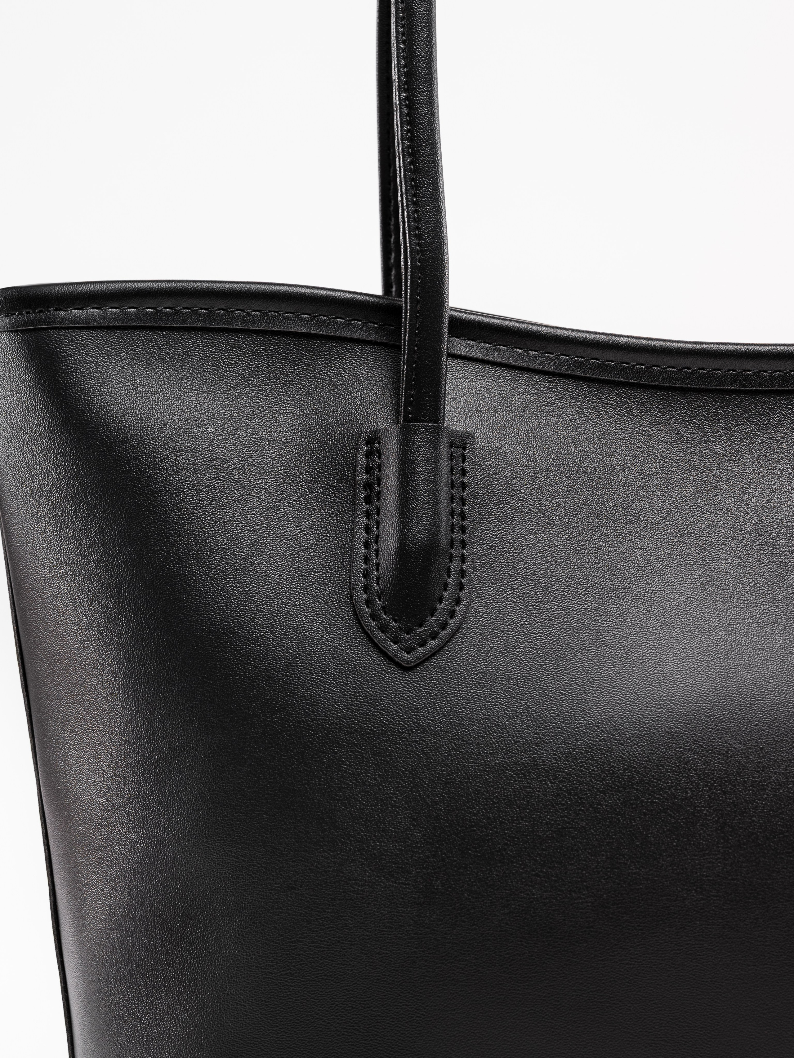 Q Сумки-тоут женские предметка серия 2. Предметный фотограф, фото для маркетплейсов Пятигорск, КМВ