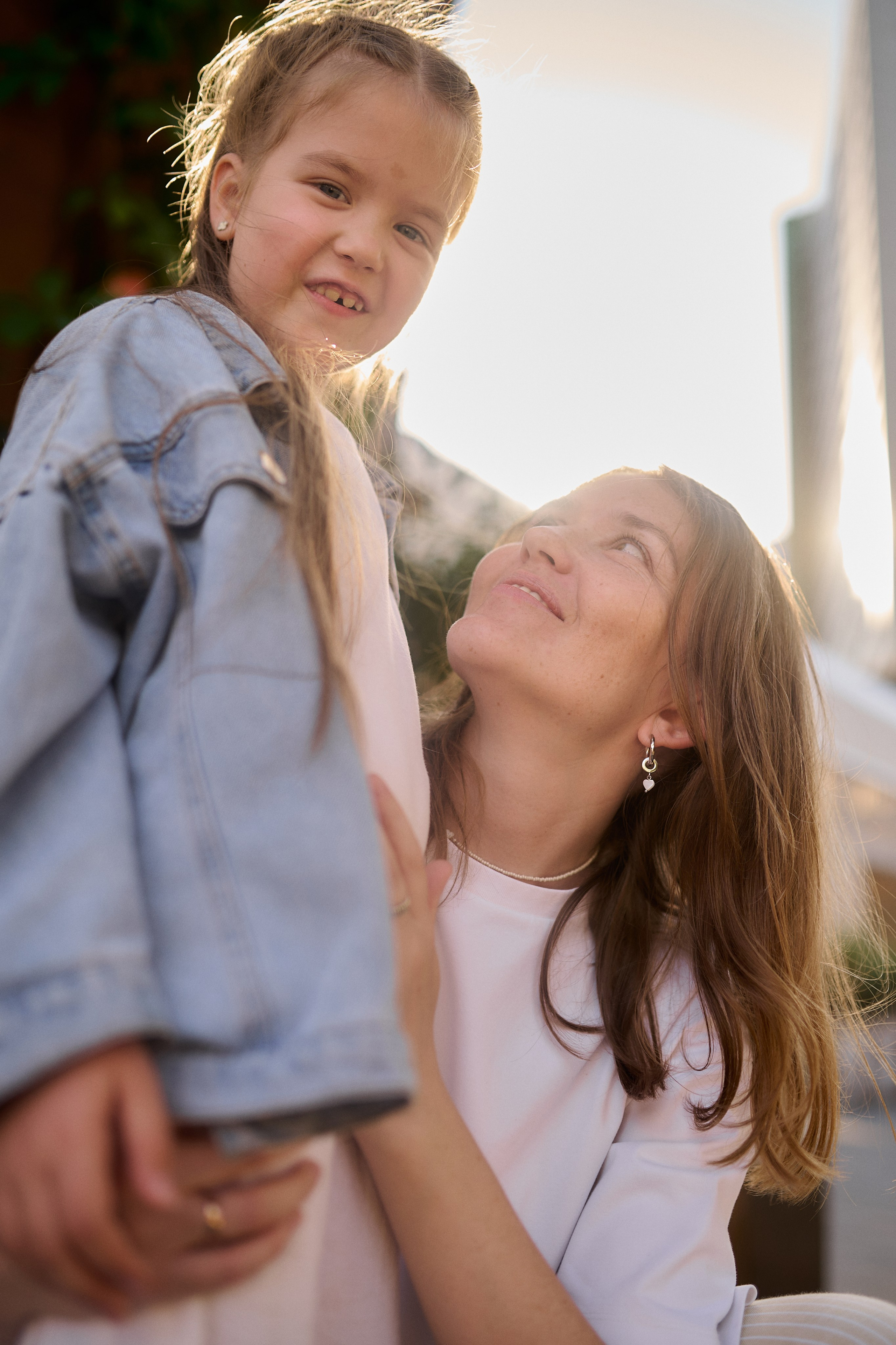 Катя и Ника. Прогулка по Новому Арбату. Семейный и свадебный lifestyle-фотограф в Москве Мария Петрова