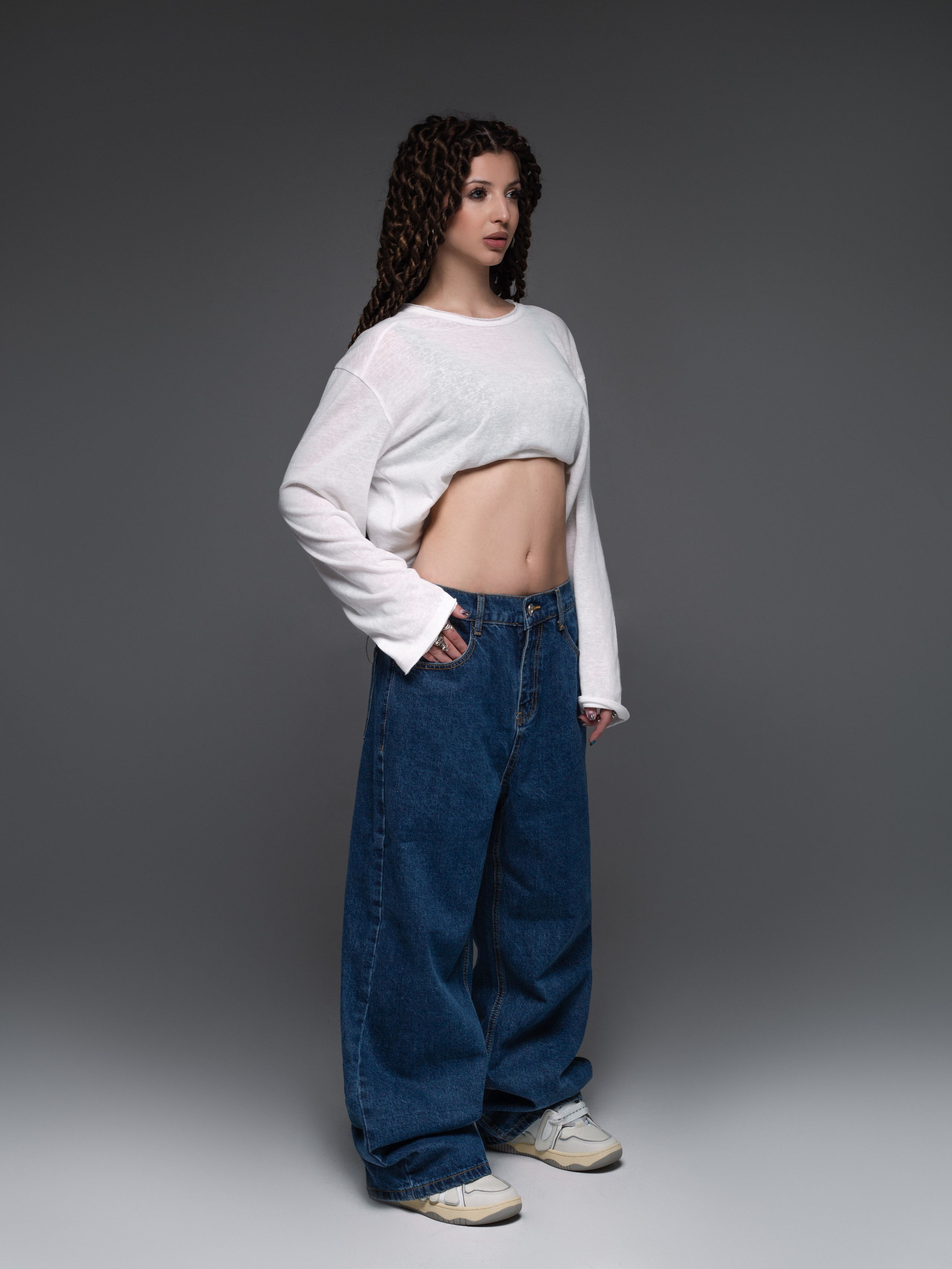 КАТАЛОГ | серый фон. RUNA production — стильные съемки для брендов