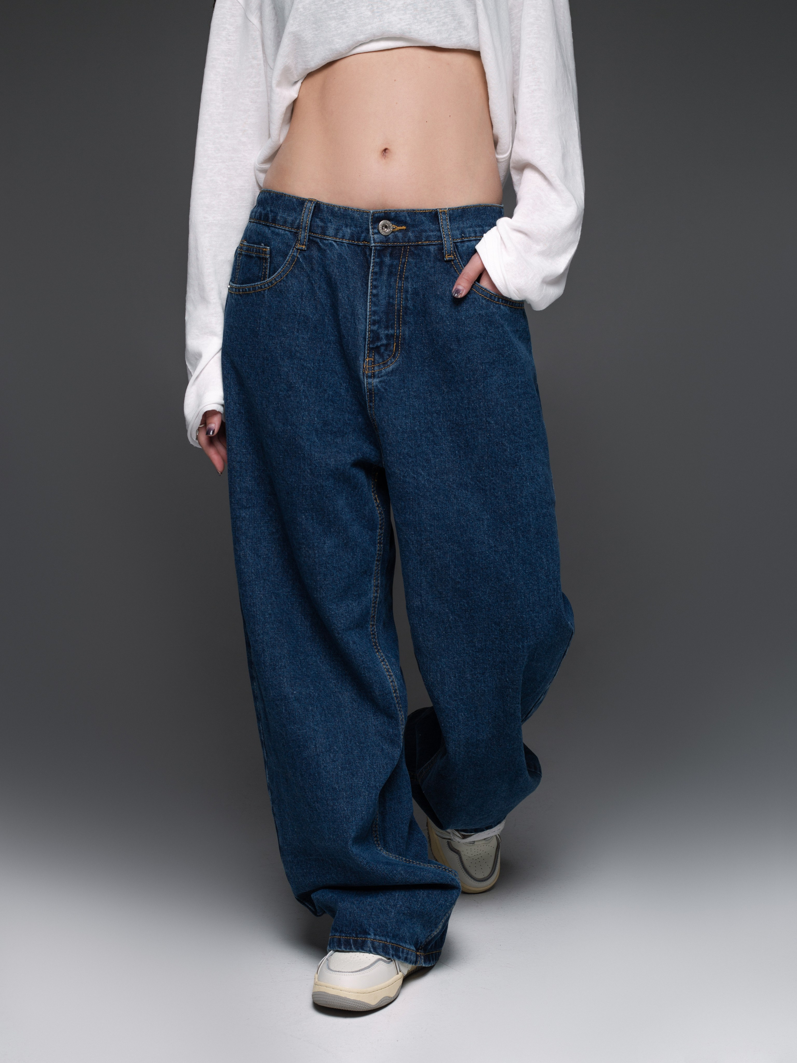 КАТАЛОГ | серый фон. RUNA production — стильные съемки для брендов