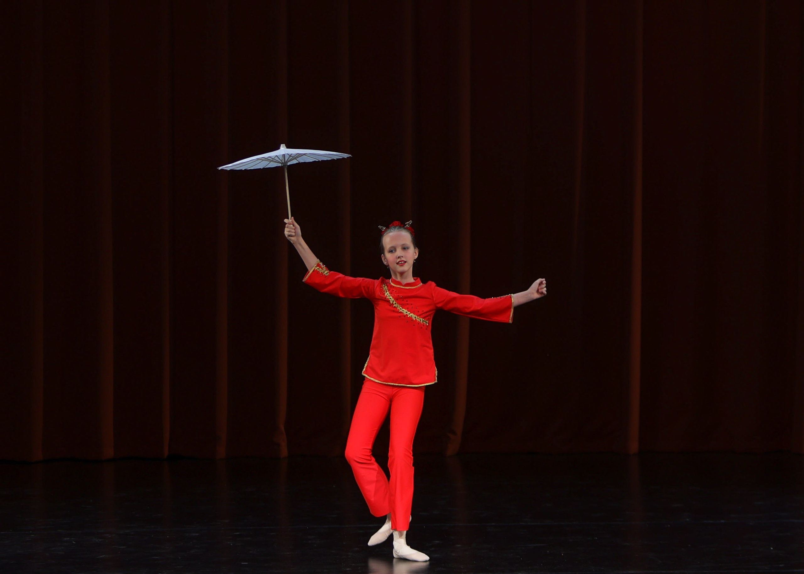 Танцевальные выступления на фестивале хореографии Кубок Легенды в Подольске. Выпускные альбомы и школьный фотограф в Подольске, Троицке, Щербинке, Москве и Московской области