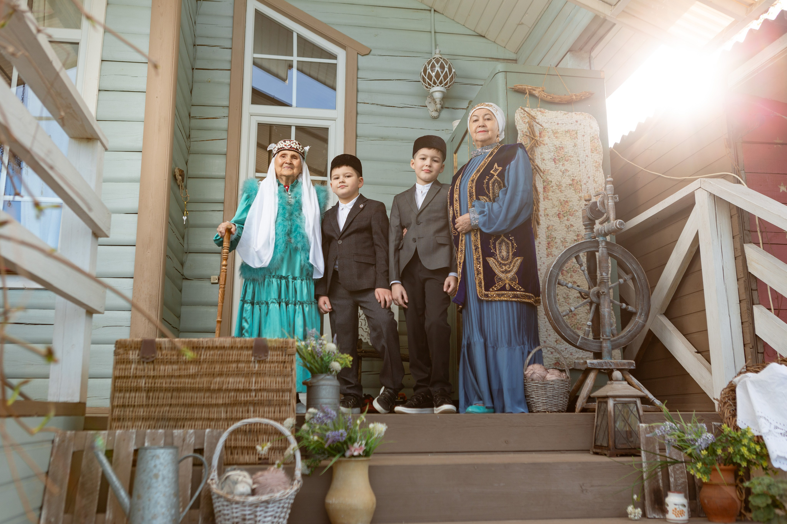 Семейная фотосессия в татарском и европейском стиле. Рекламный, предметный, репортажный, семейный фотограф и художник в Москве
