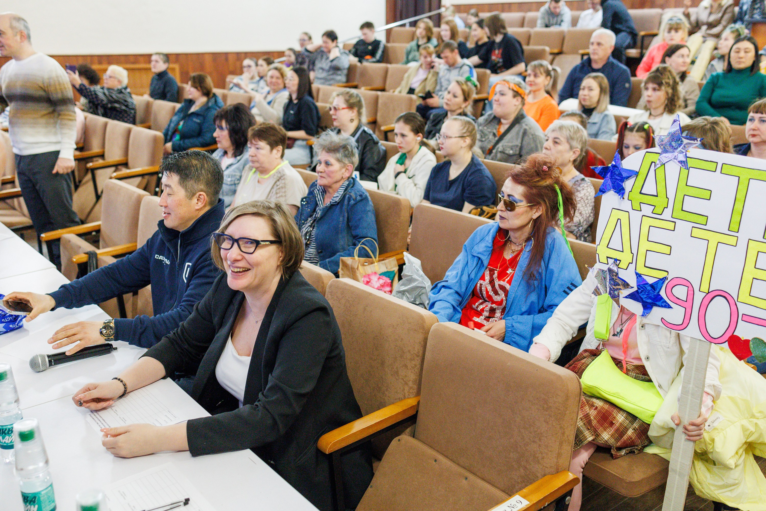 Школьный КВН в Томари. Свадебный, семейный и репортажный фотограф в Южно-Сахалинске Артур Петросян