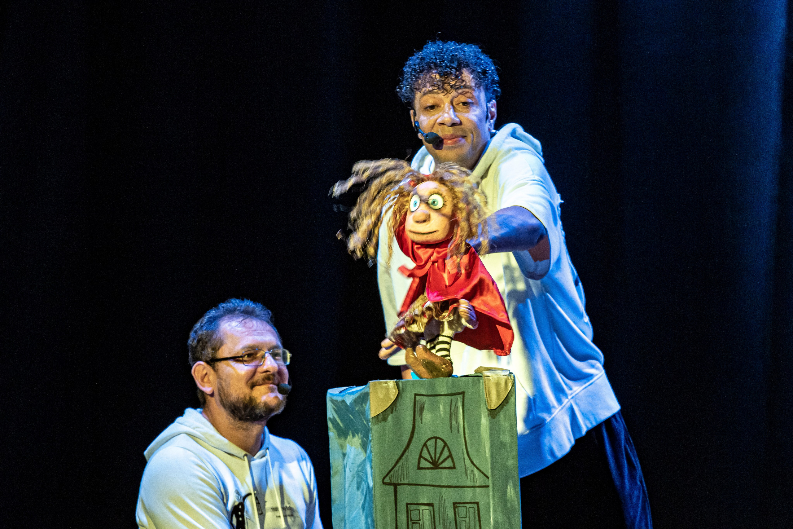 Спектакль театра Саквояж О Красной шапочке. Фотограф в Сочи Юрий Шептаев