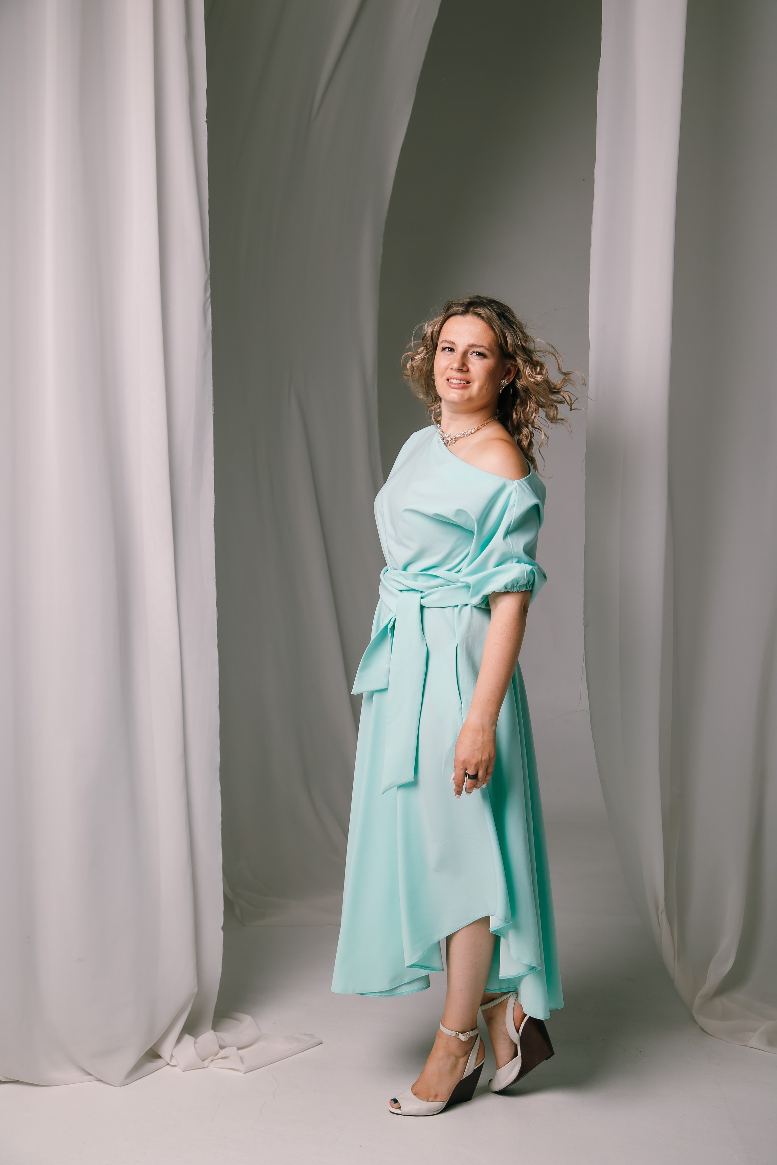 Фотосессия большой семьёй в студии в Екатеринбурге. Свадебный, семейный фотограф, контент съёмка. Екатеринбург. Елена Граф