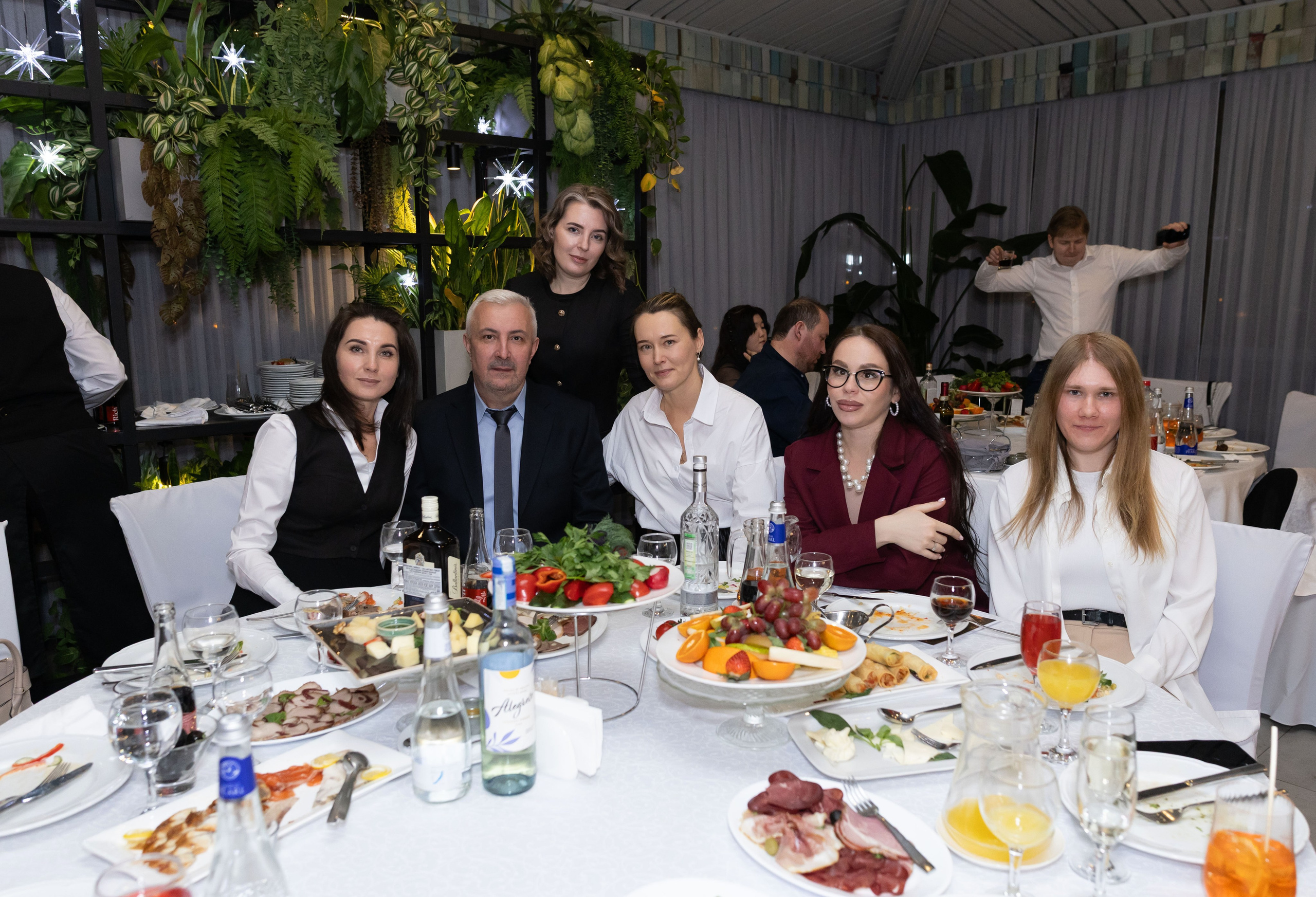 Корпоратив ресторан Времена года Москва. Семейный и детский фотограф Анна Петракова