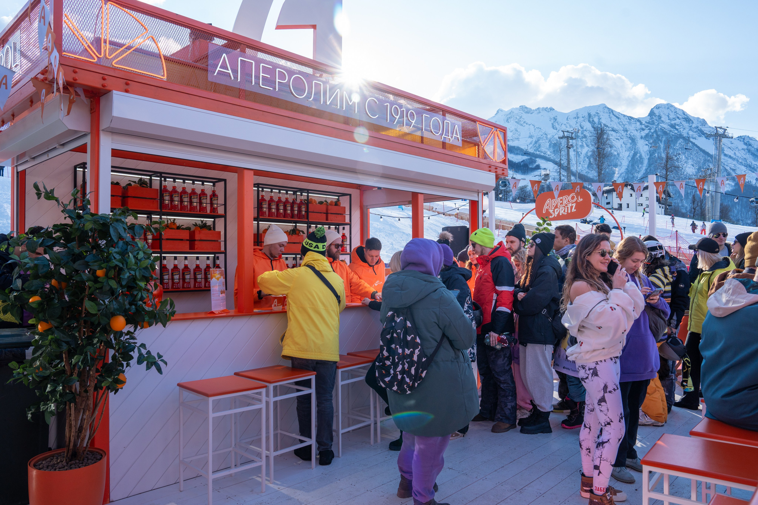 Фотоотчет партнерской интеграции Aperol Spritz на Роза Фест 2025. Репортажный фотограф в Красной Поляне и Сочи Павлюченко Екатерина