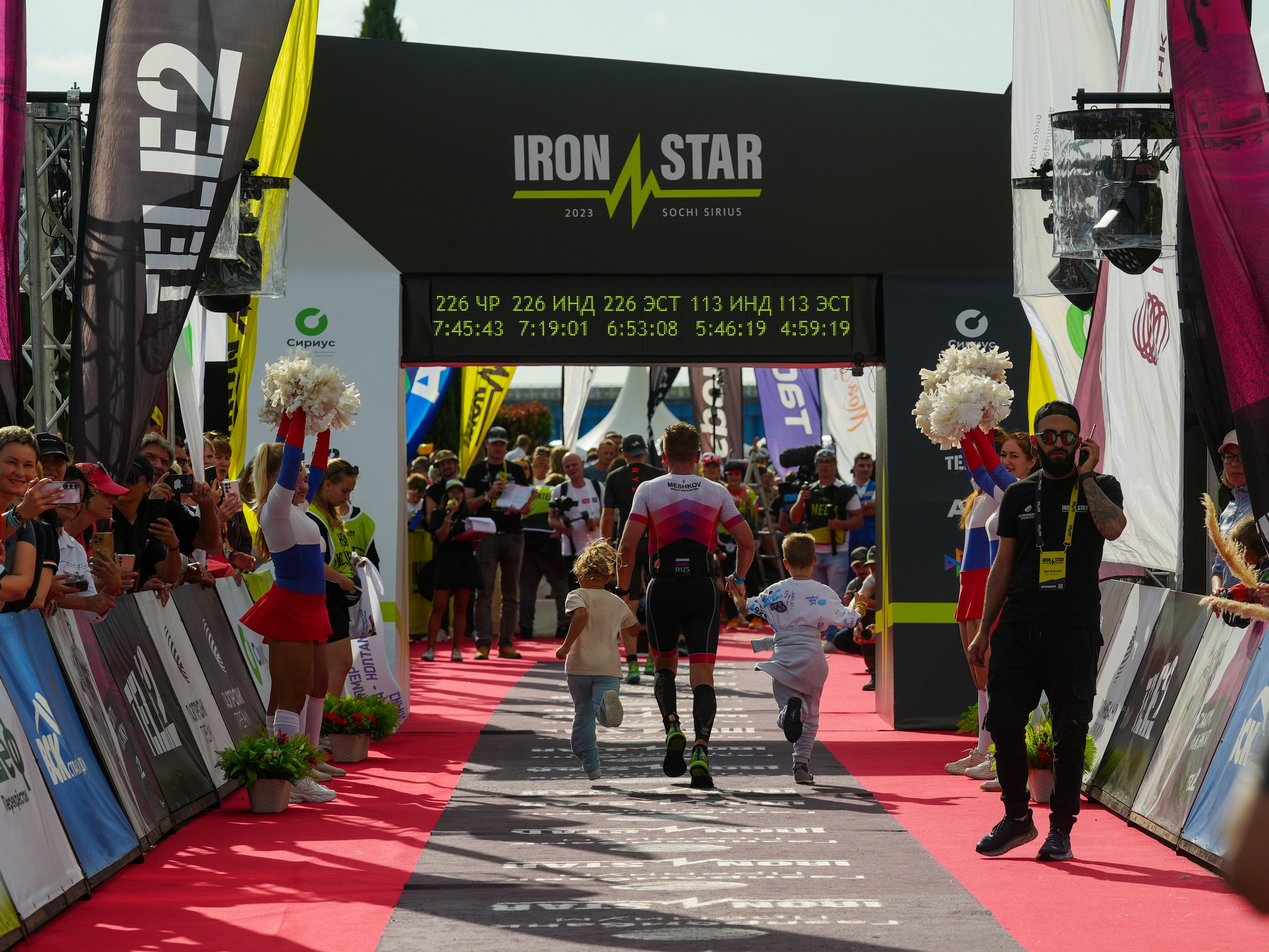 Фотоотчет партнерской интеграции для компании TELE2 на фестивале Ironstar. Репортажный фотограф в Красной Поляне и Сочи Павлюченко Екатерина