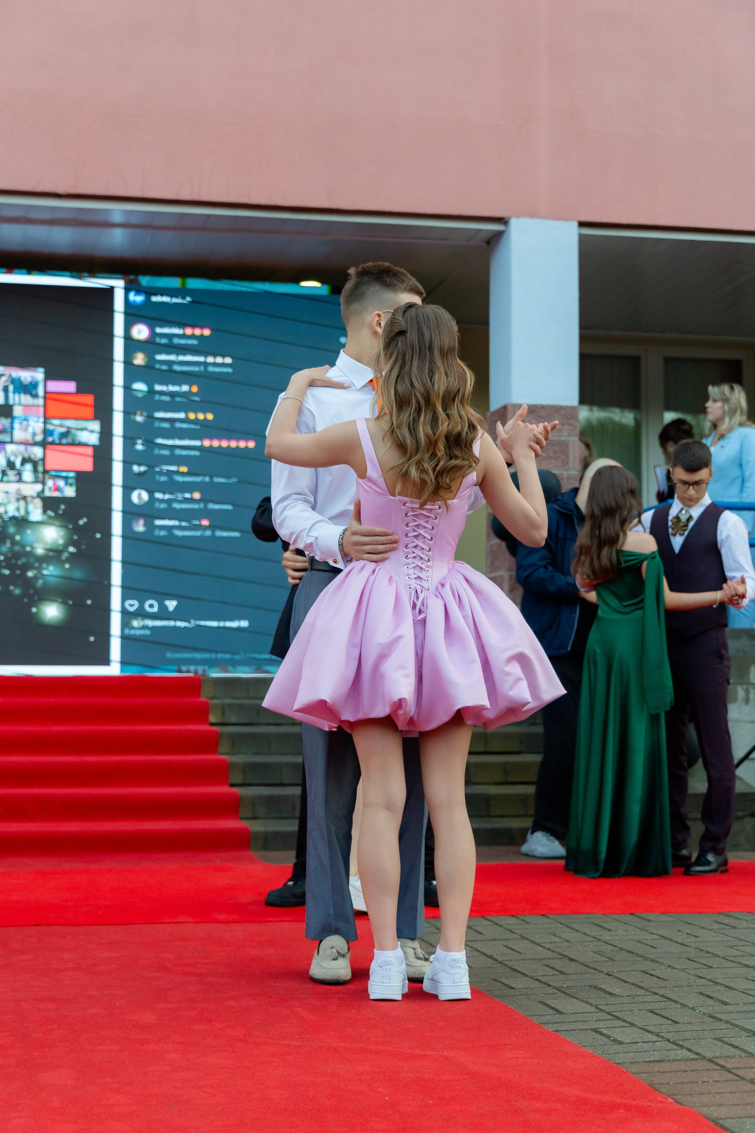 Школьный выпускной 2025 год в Минске, Беларуси. Свадебный фотограф в Минске/Беларуси Сергей Спиридонов